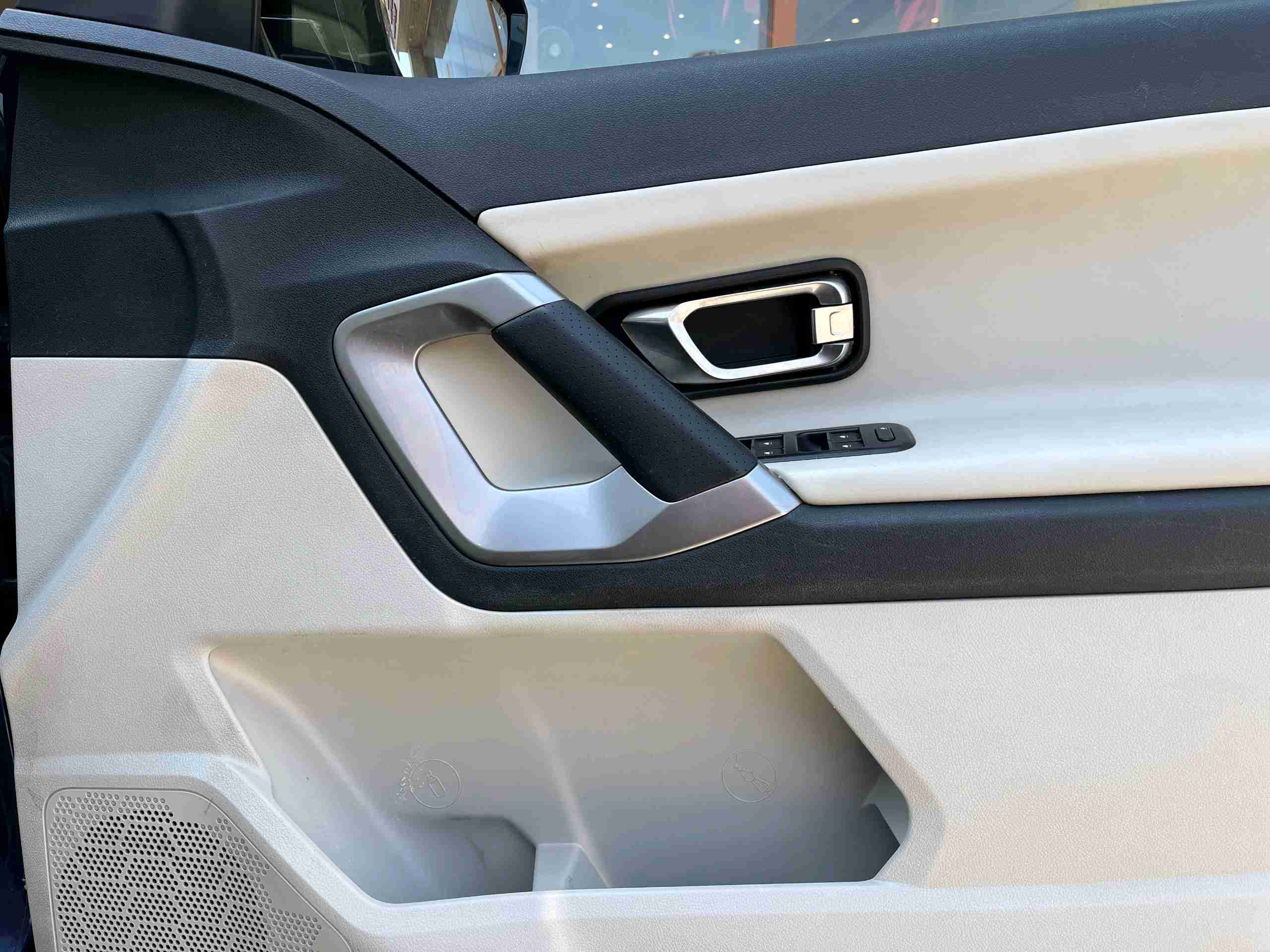 Tata Safari photo 10