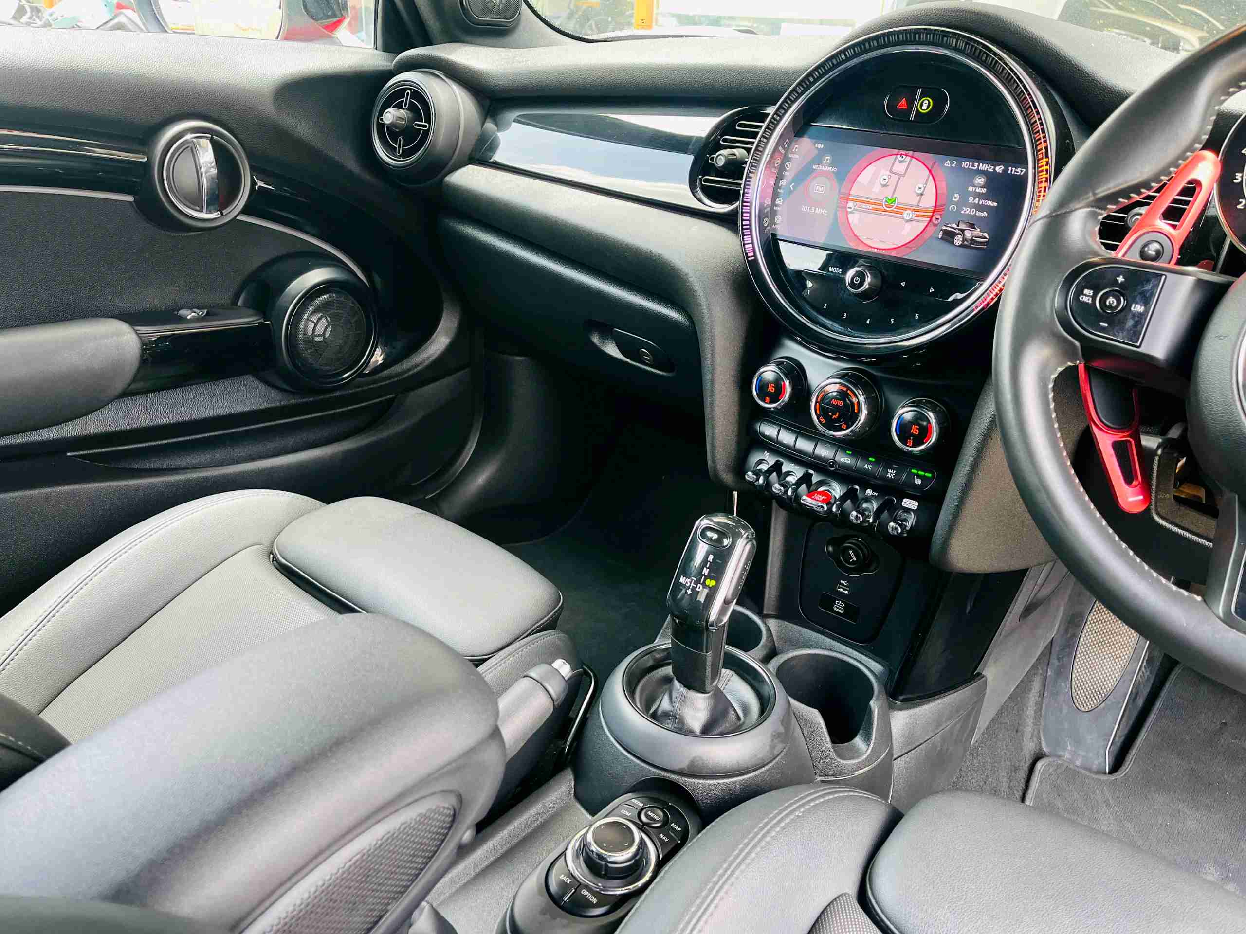 Mini Cooper S Convertible photo 3