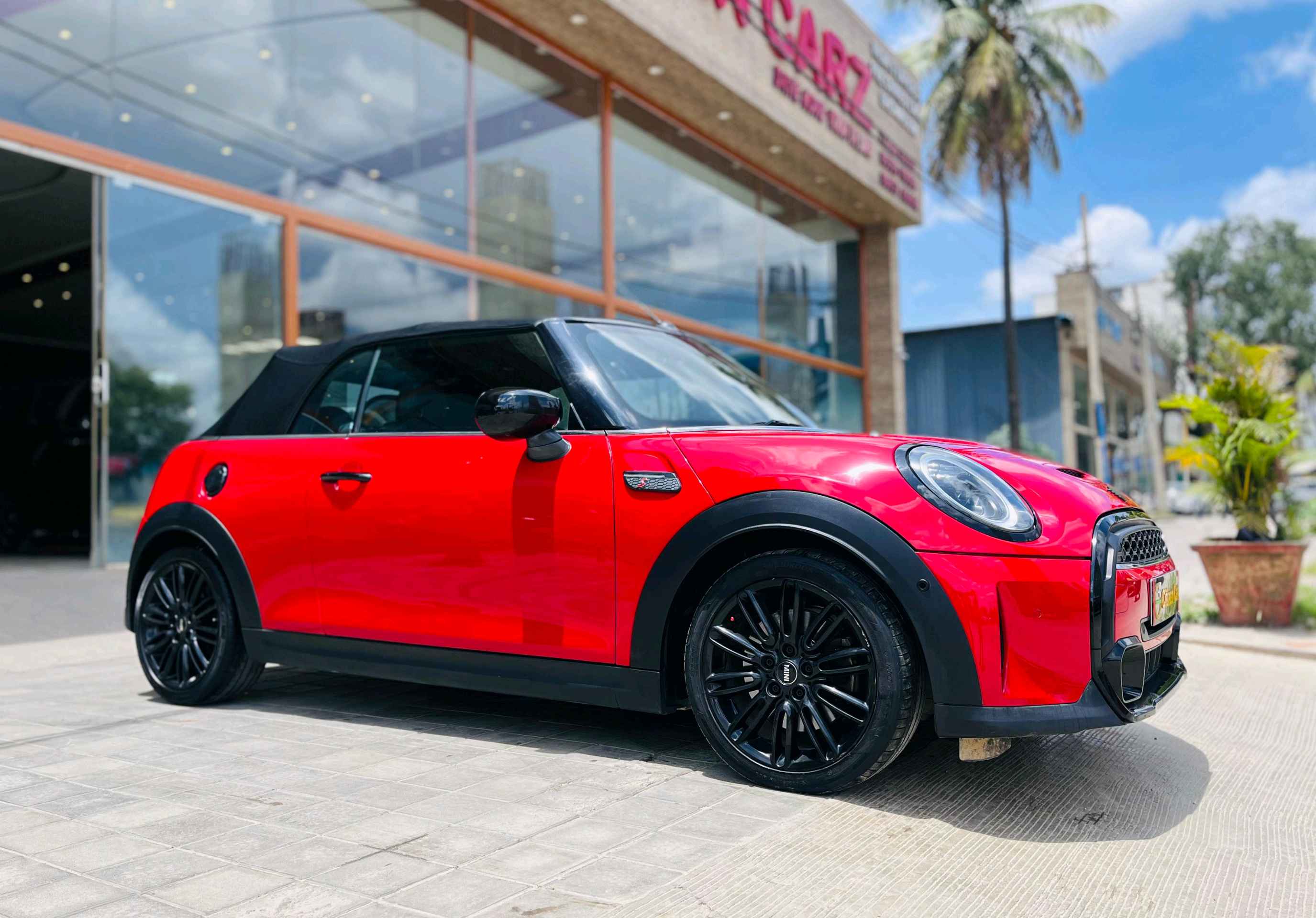 Mini Cooper S Convertible photo 6