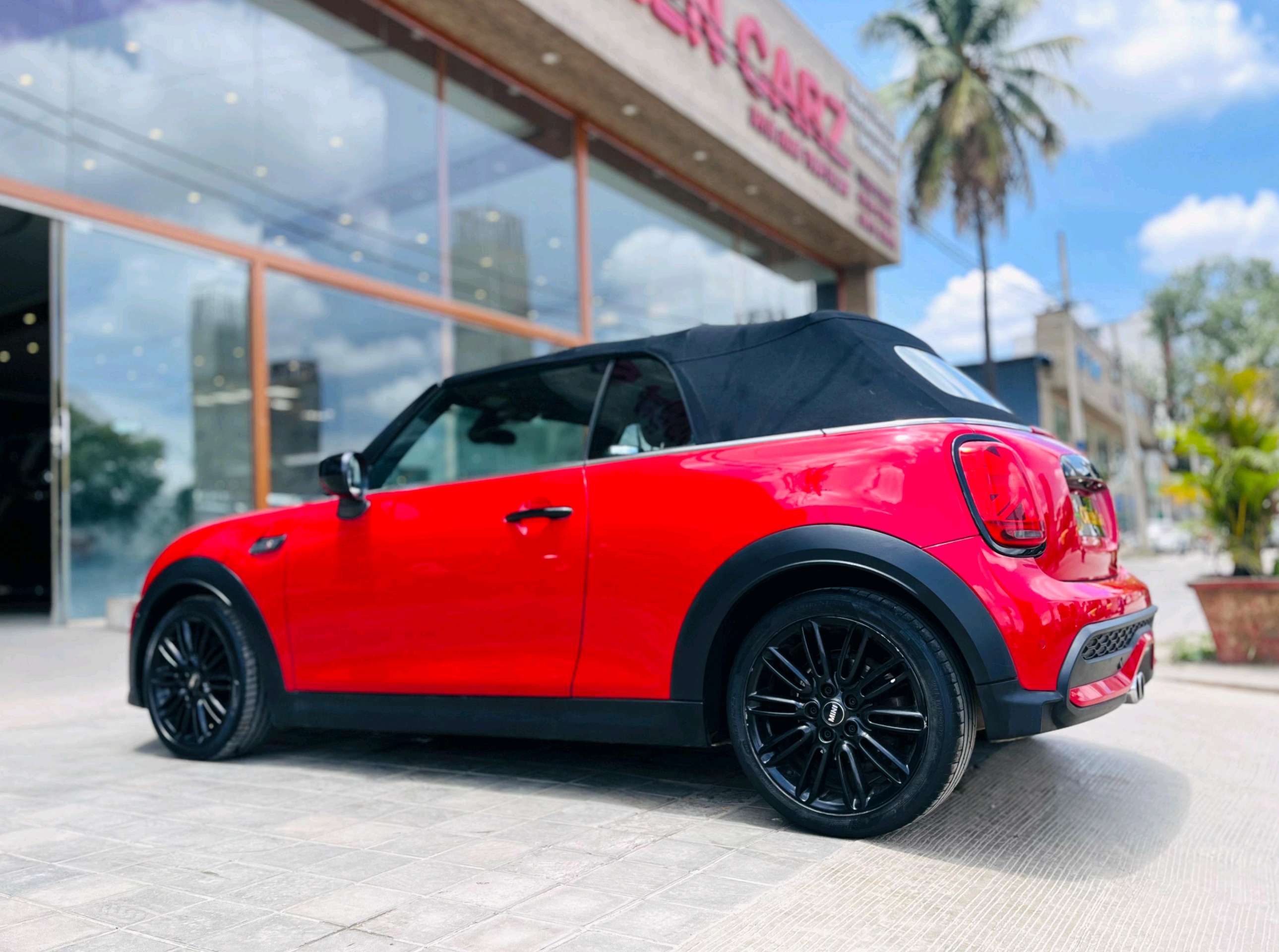 Mini Cooper S Convertible photo 8