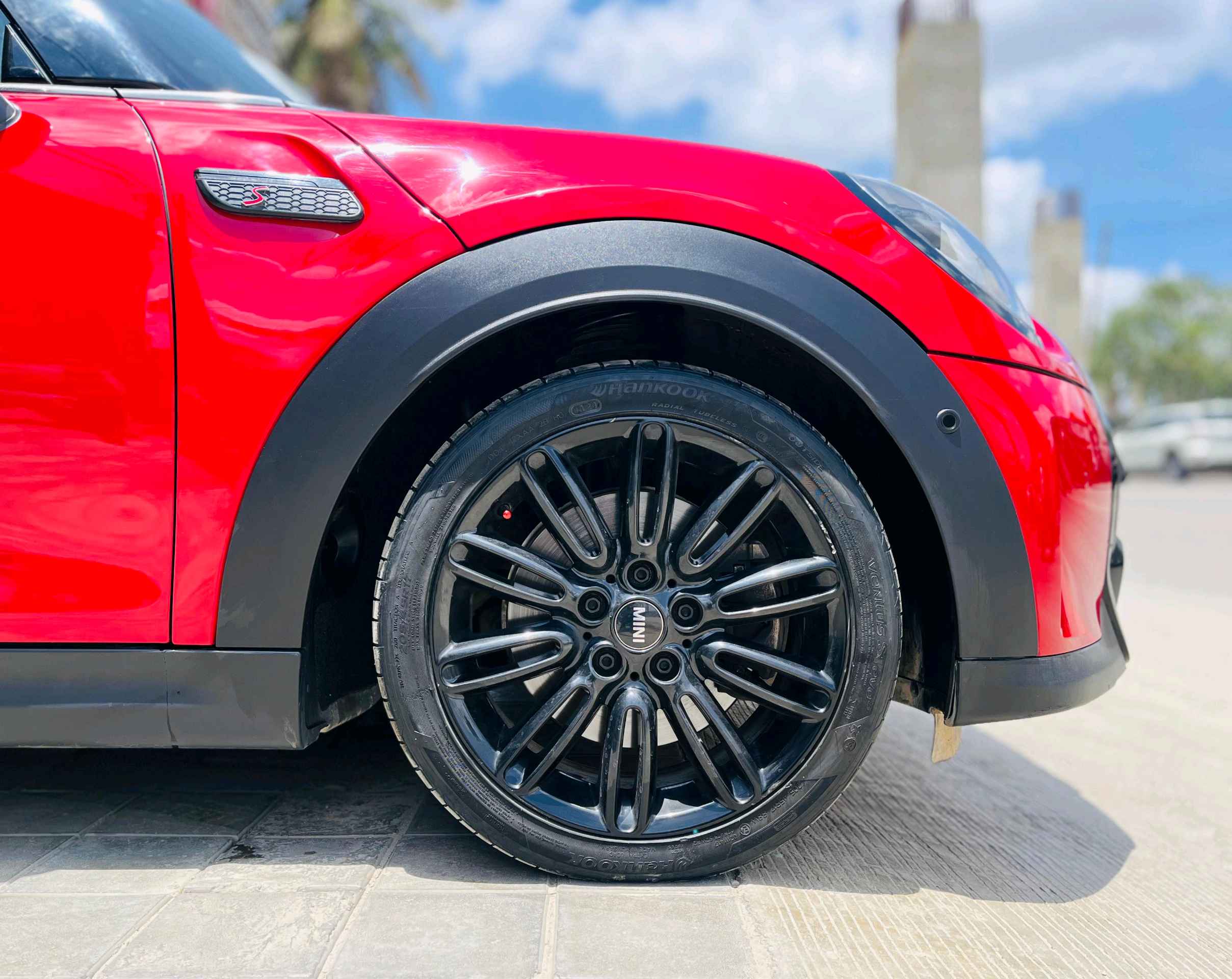 Mini Cooper S Convertible photo 12