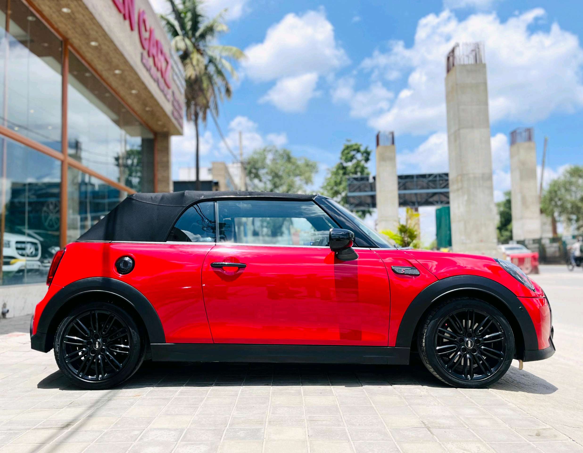 Mini Cooper S Convertible photo 14
