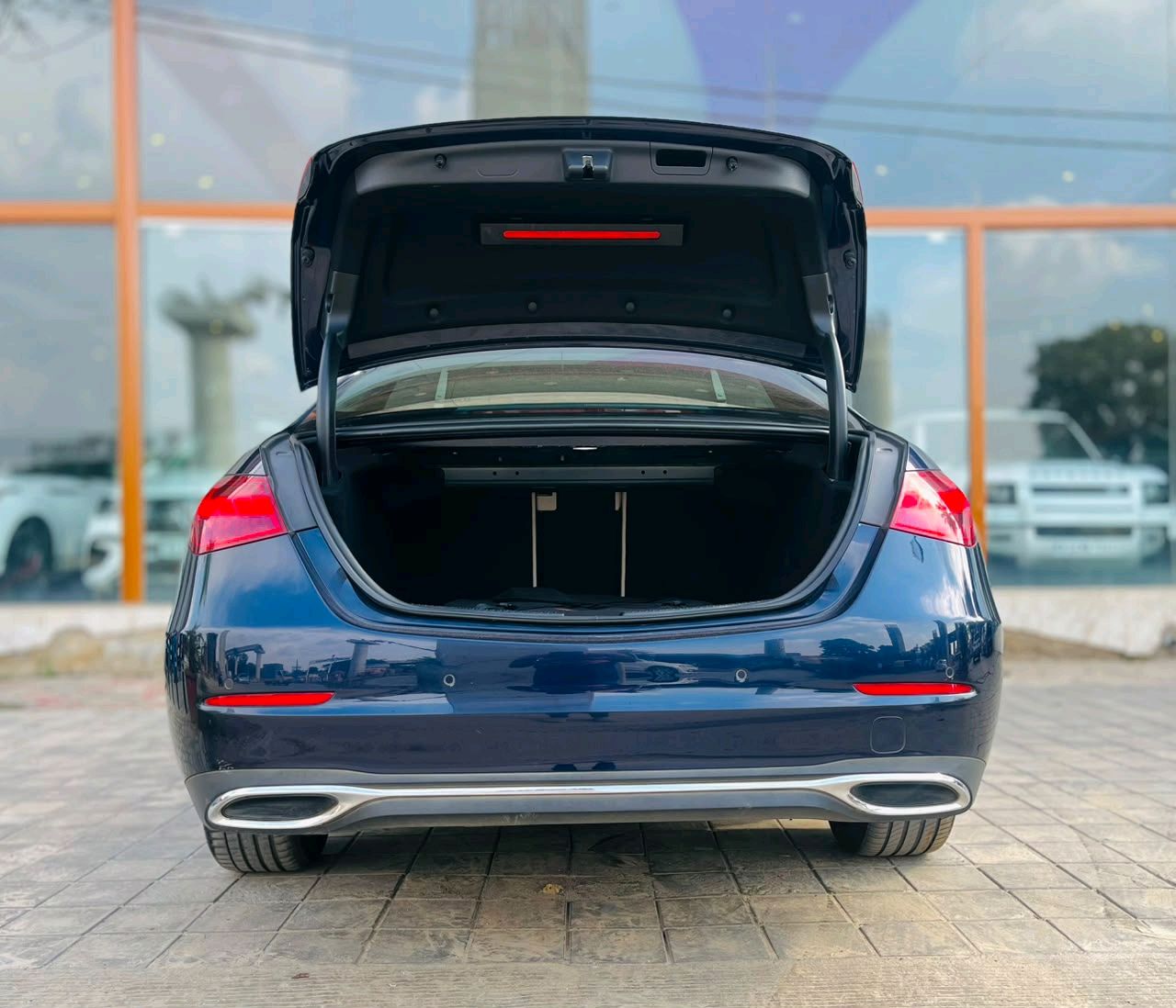 Mercedes Benz C Class photo 2