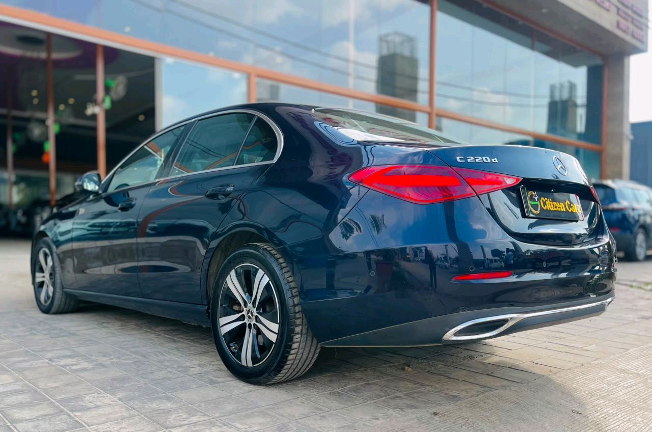 Mercedes Benz C Class photo 3