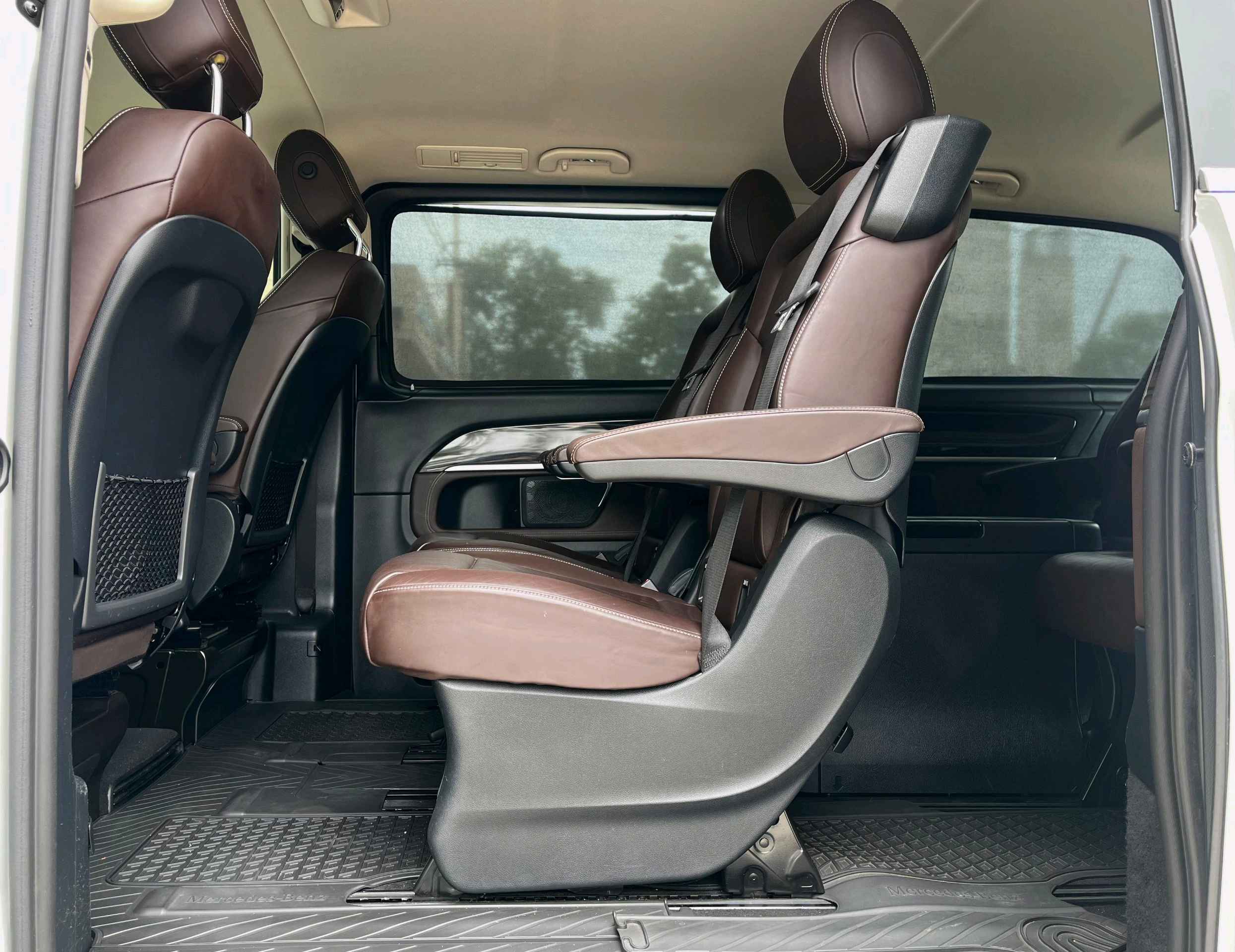Mercedes Benz V Class photo 13