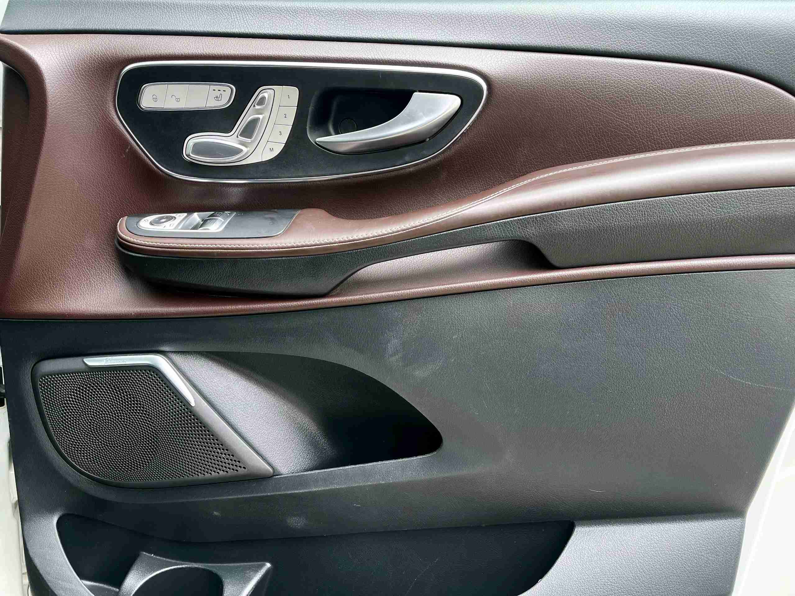 Mercedes Benz V Class photo 4