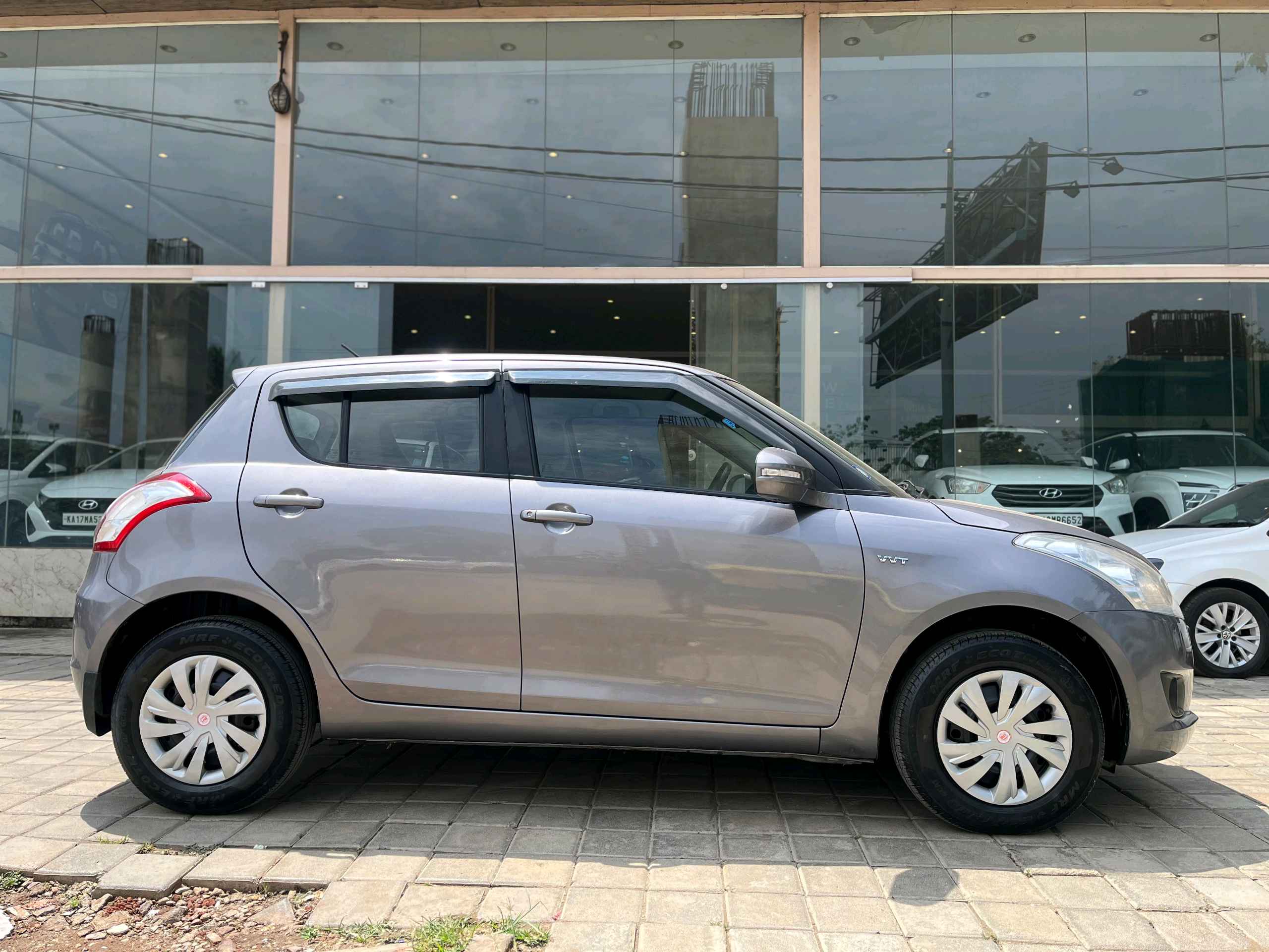 Maruti Suzuki Swift photo 13