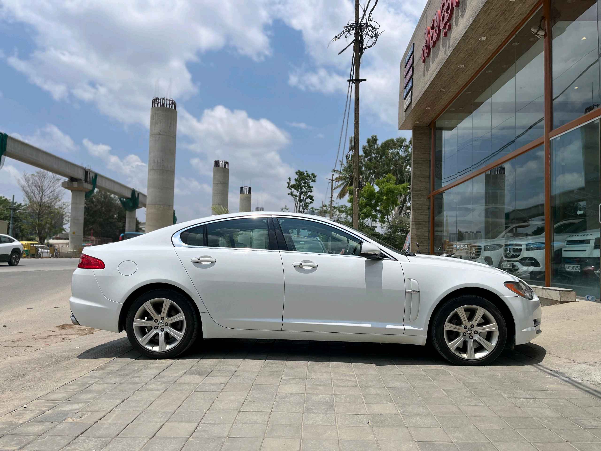 Jaguar Xf S photo 5