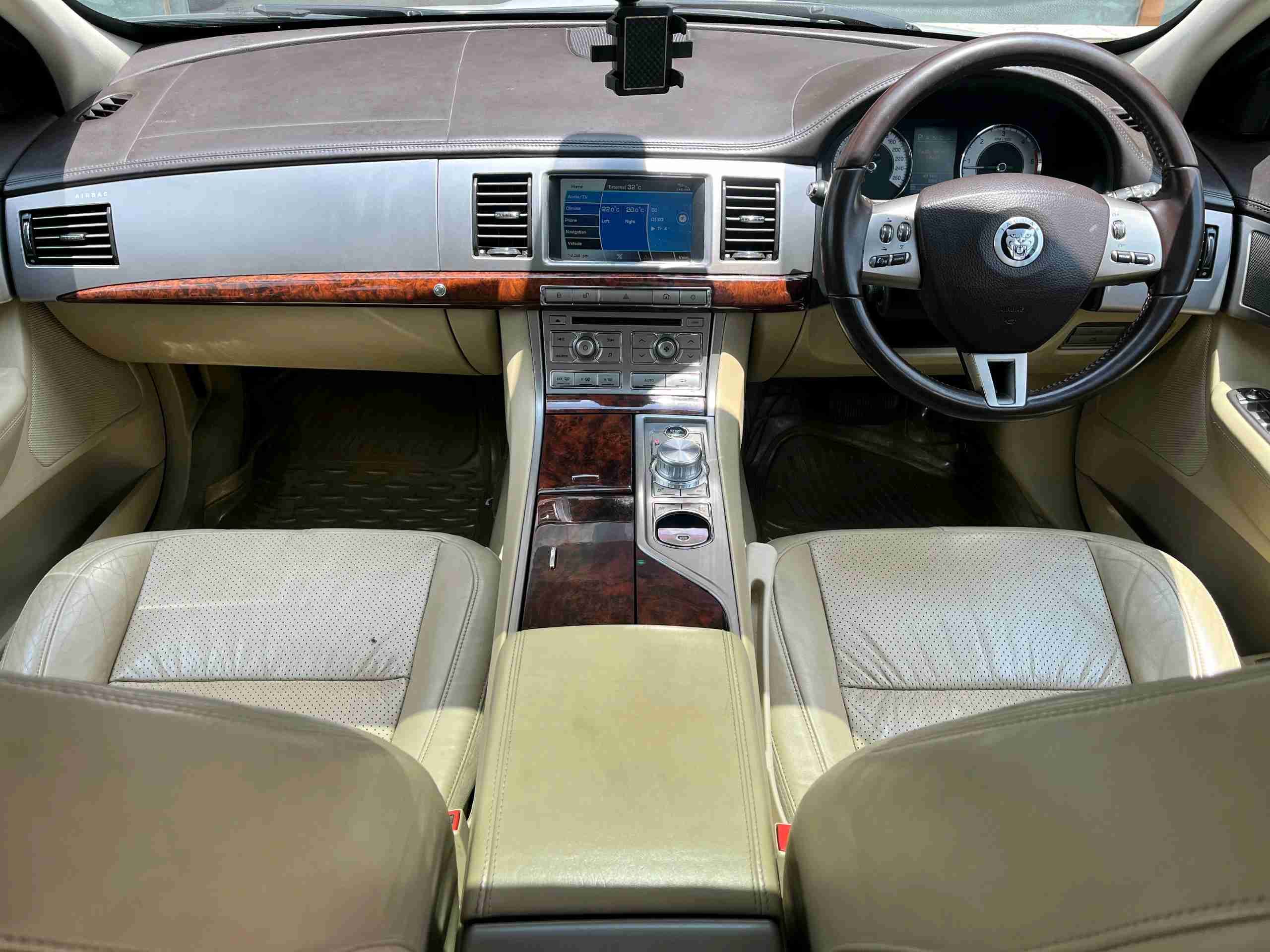 Jaguar Xf S photo 10