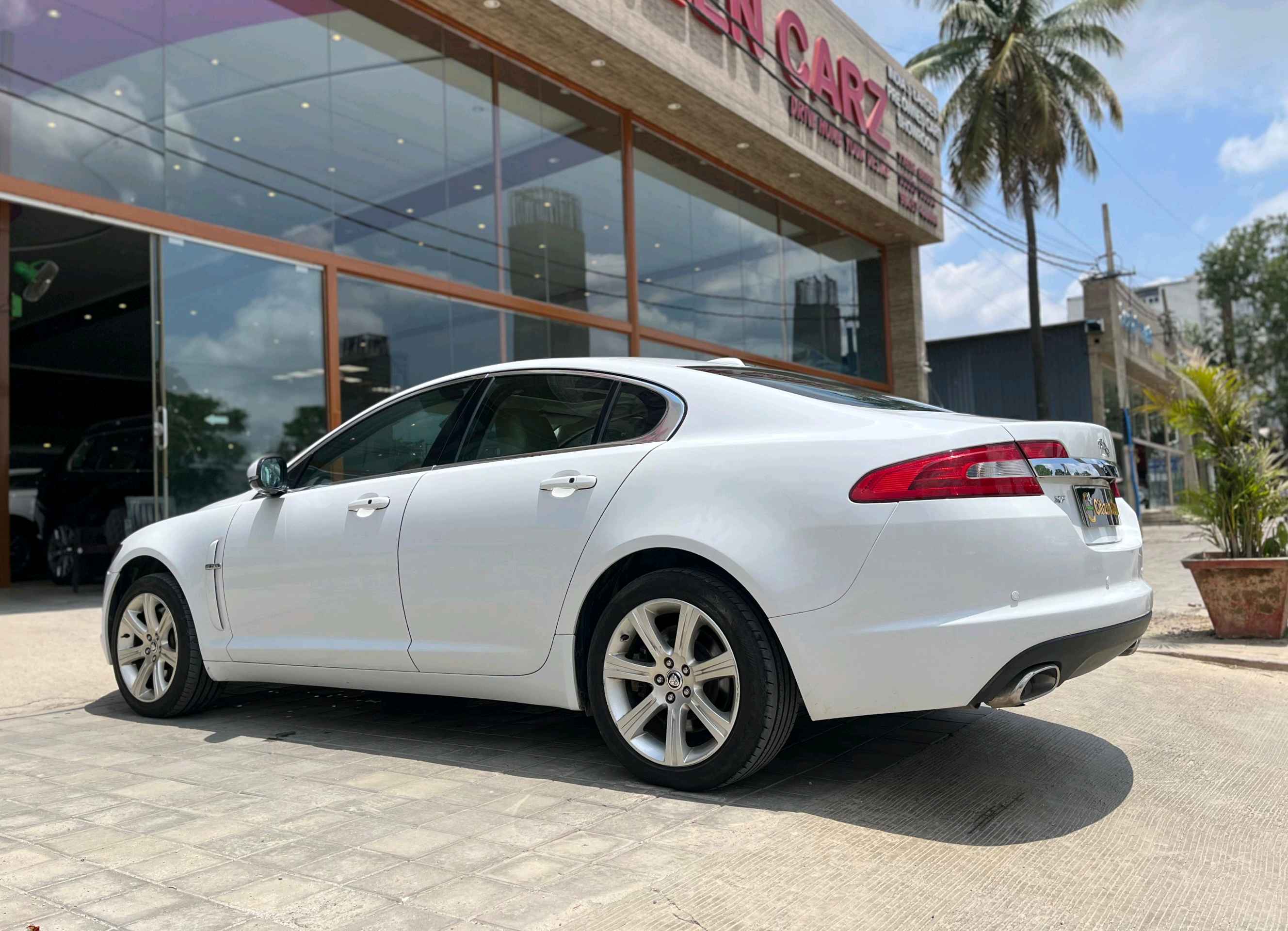 Jaguar Xf S photo 11