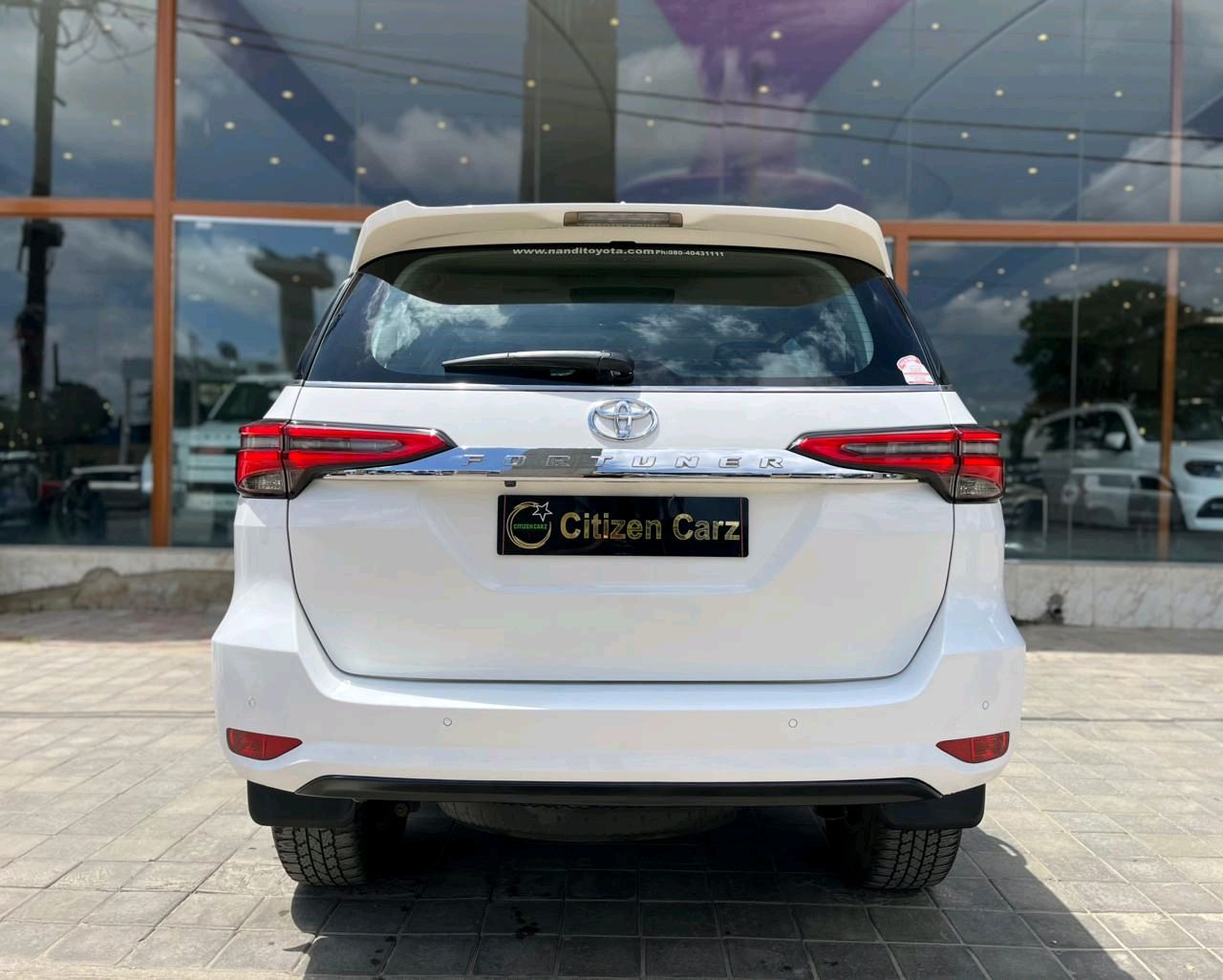 Toyota Fortuner photo 3
