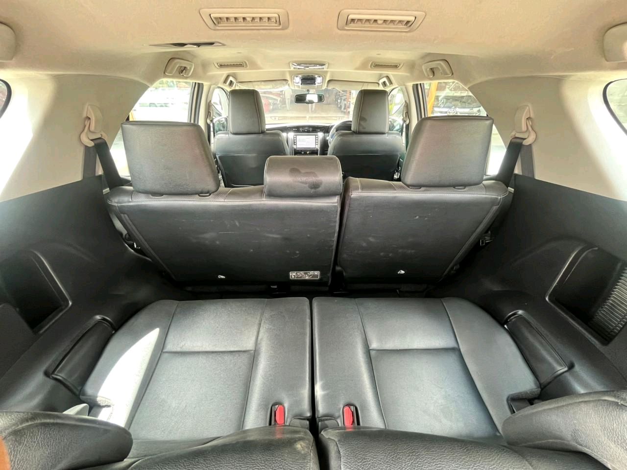 Toyota Fortuner photo 4