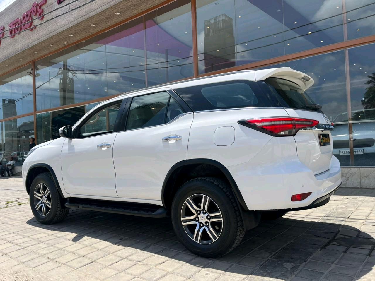 Toyota Fortuner photo 5