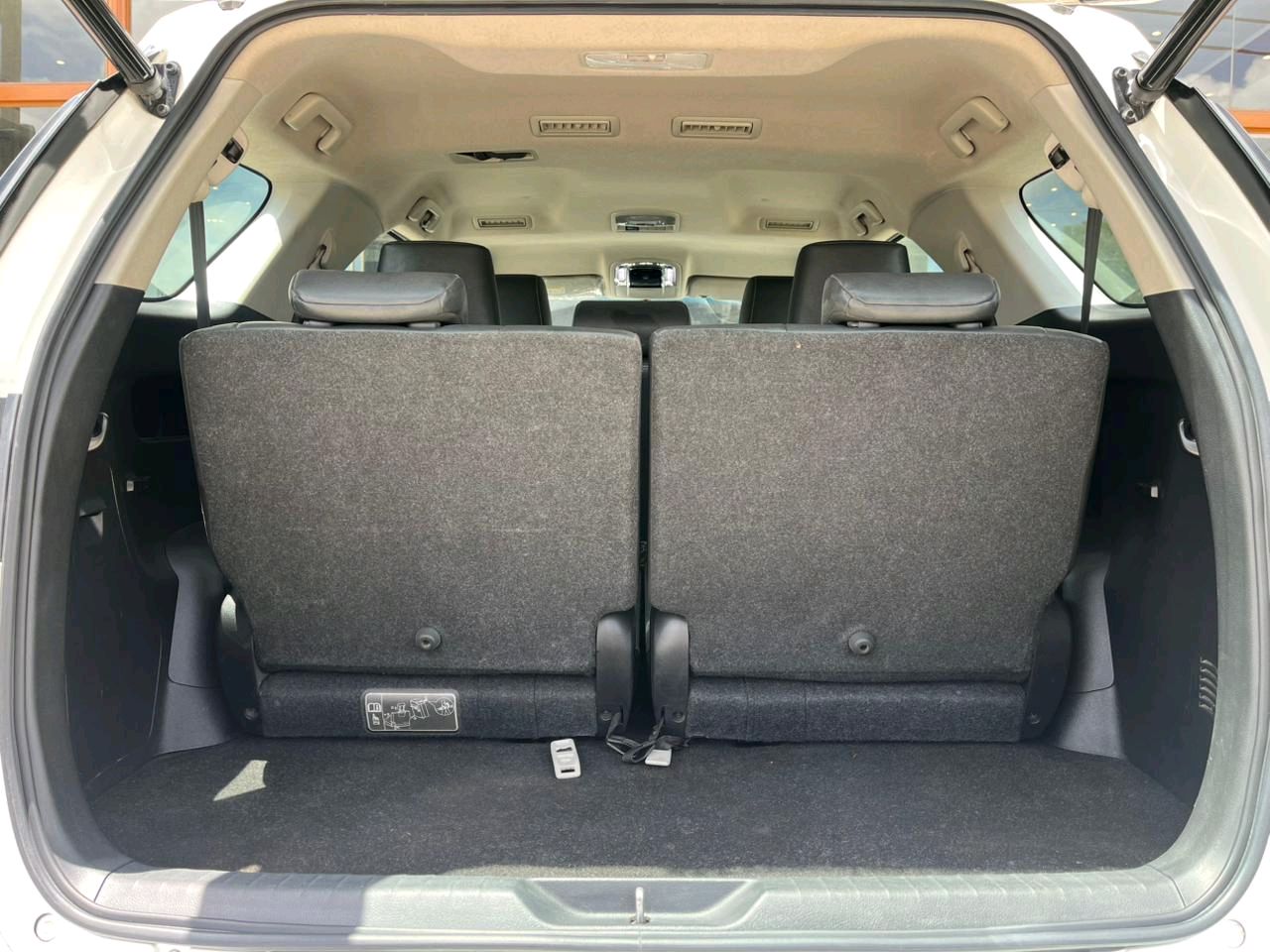 Toyota Fortuner photo 6