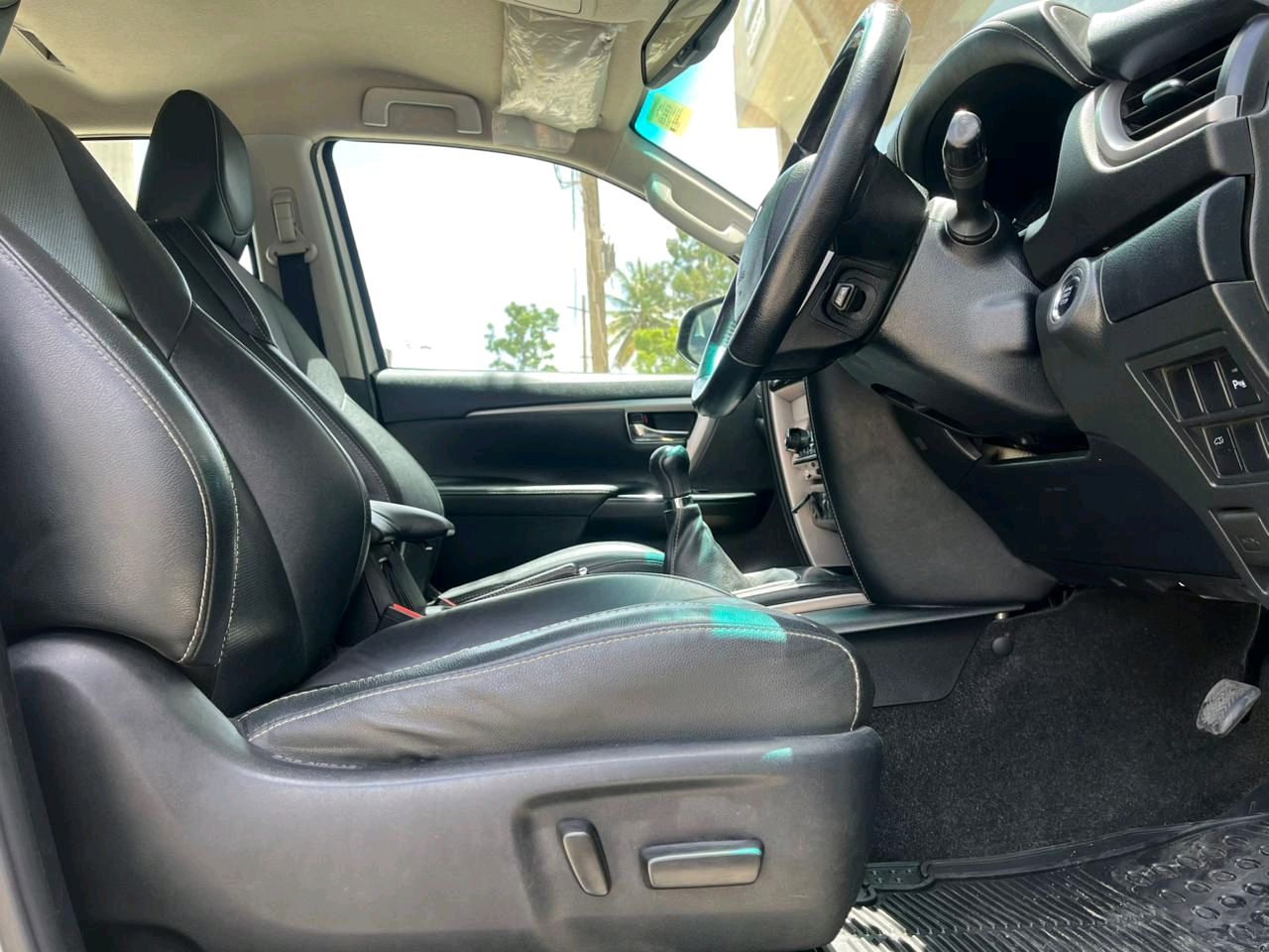 Toyota Fortuner photo 13
