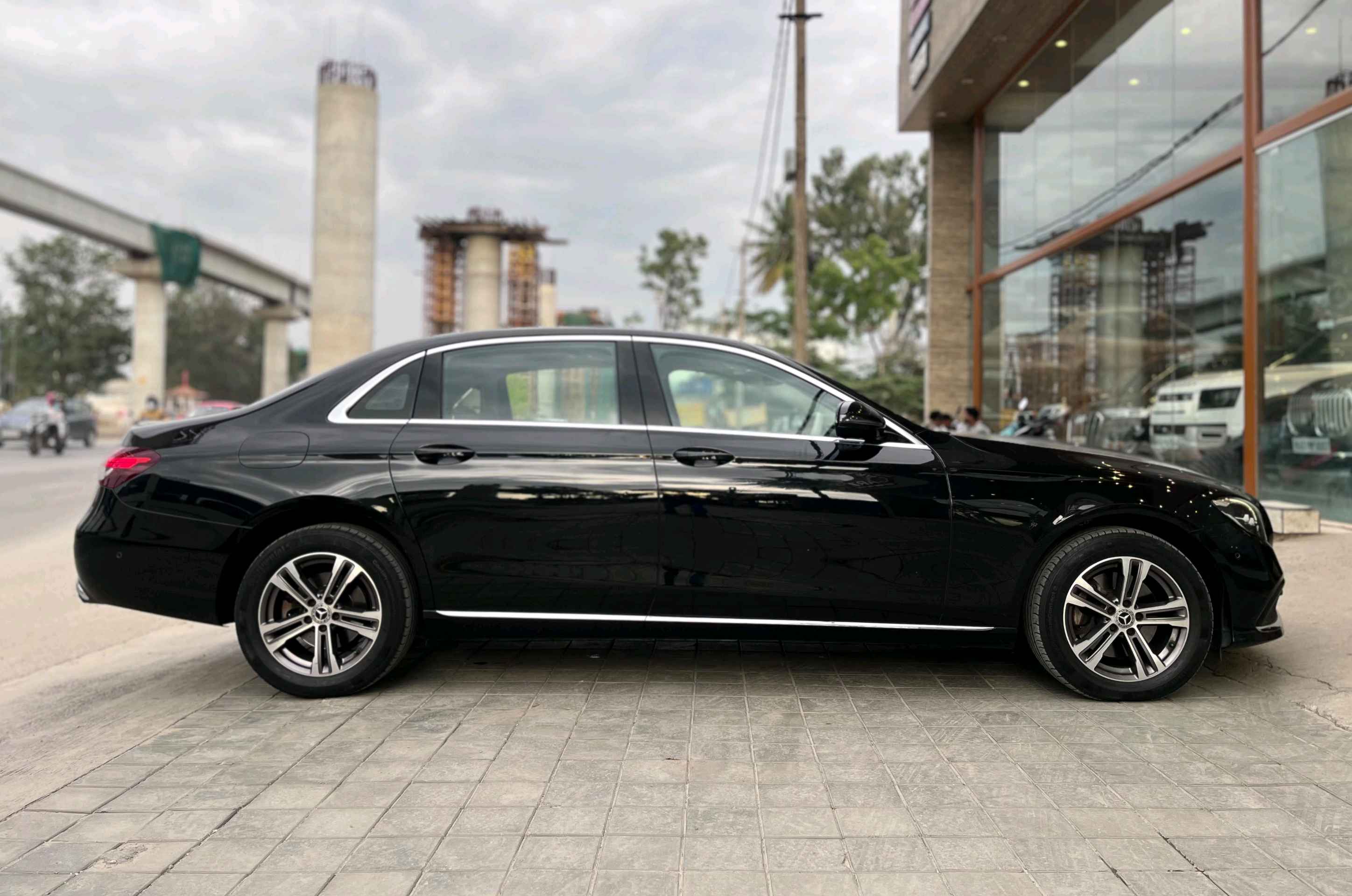 Mercedes Benz E Class photo 7