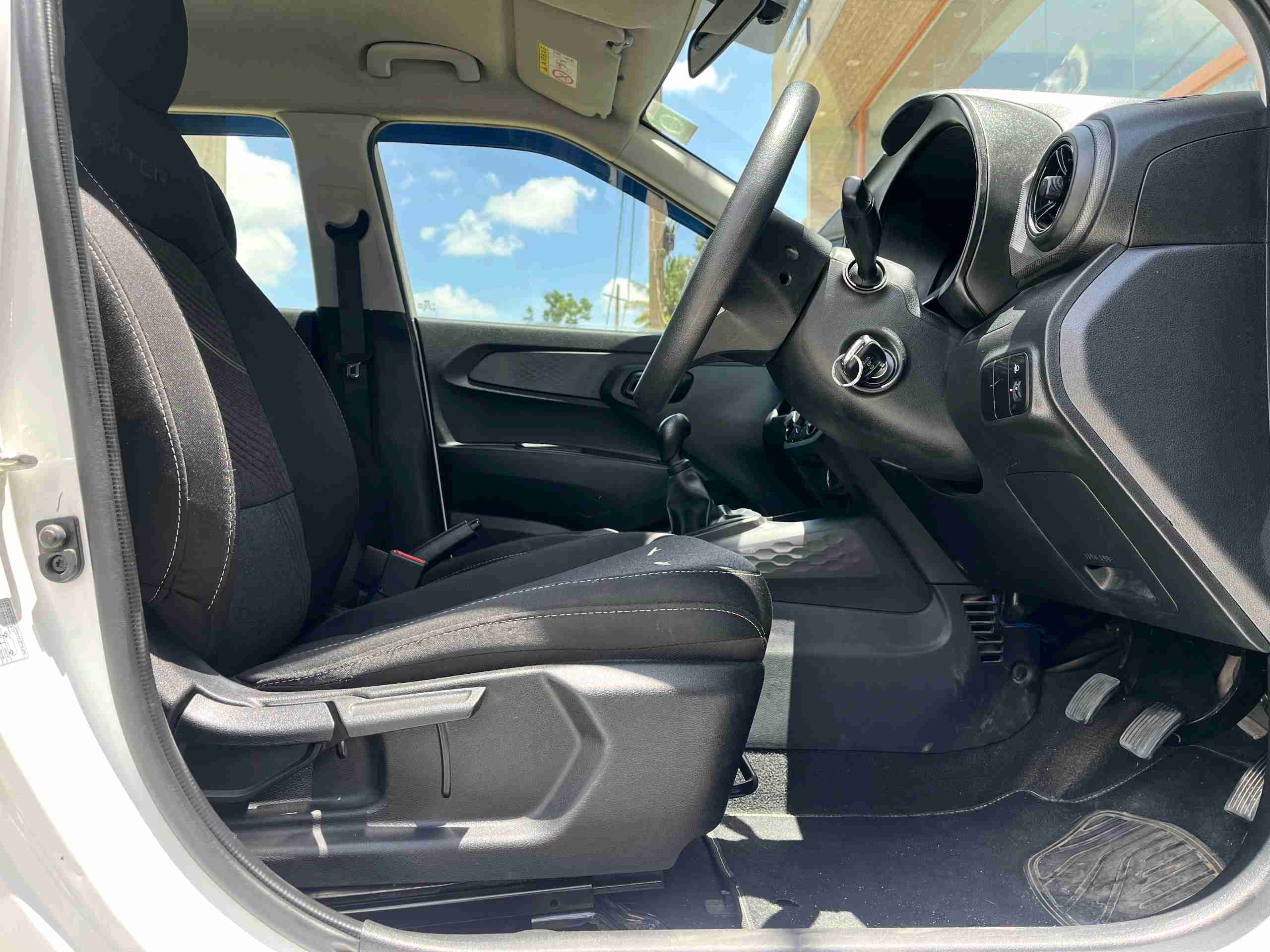 Hyundai Exter photo 5