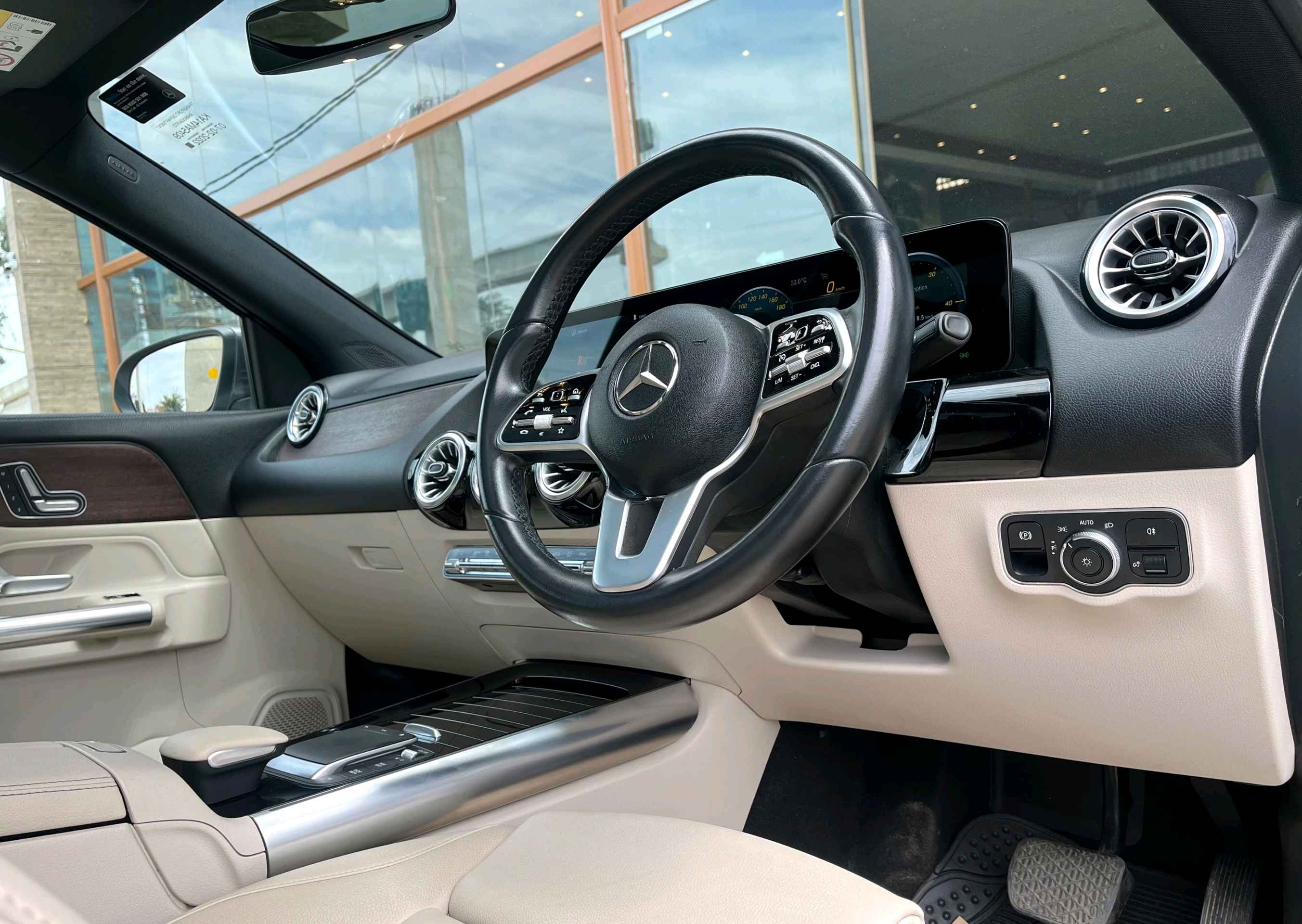 Mercedes Benz Gla photo 2
