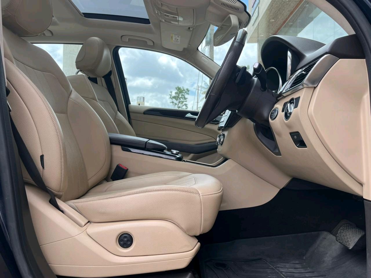 Mercedes Benz Gle photo 11