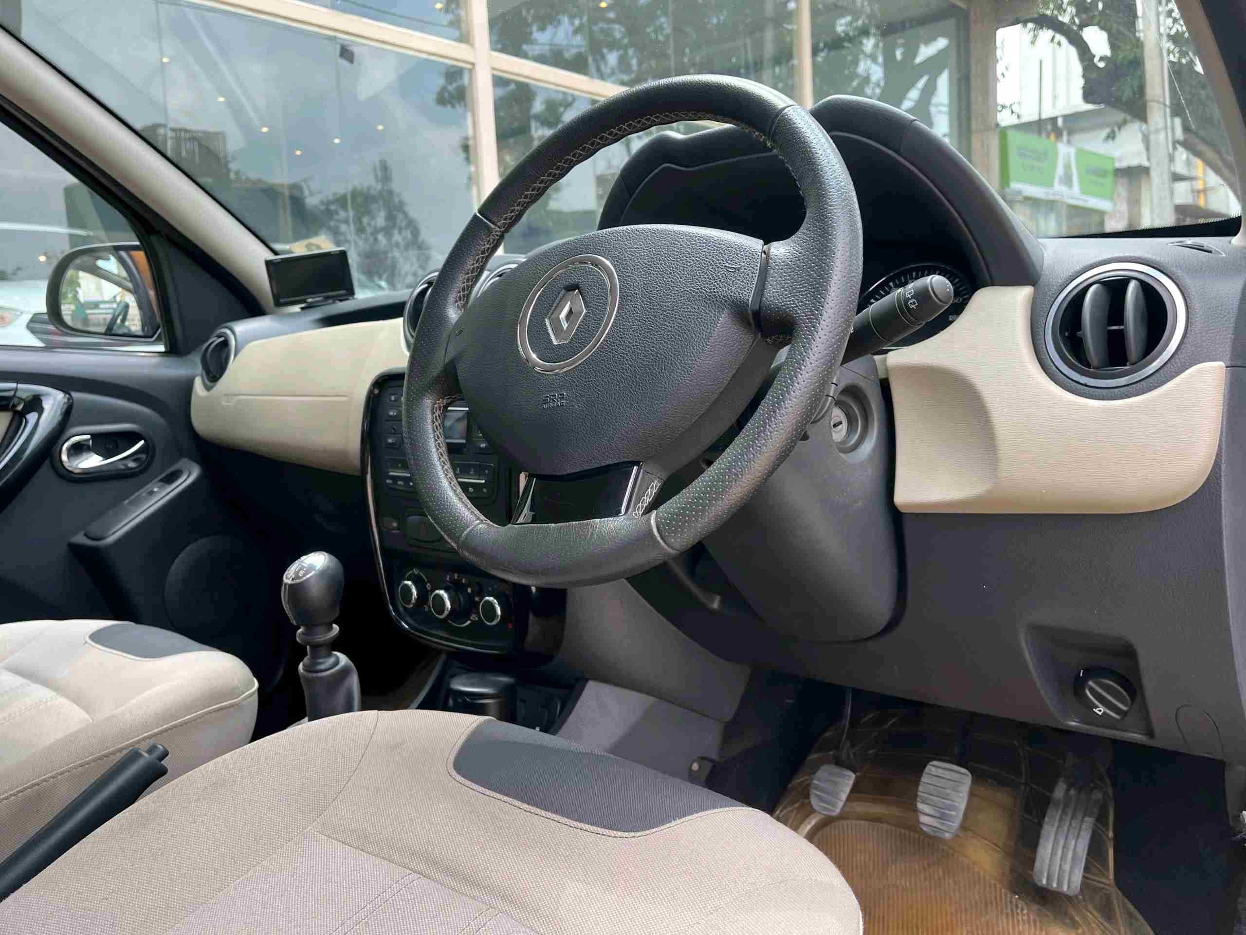 Renault Duster photo 2