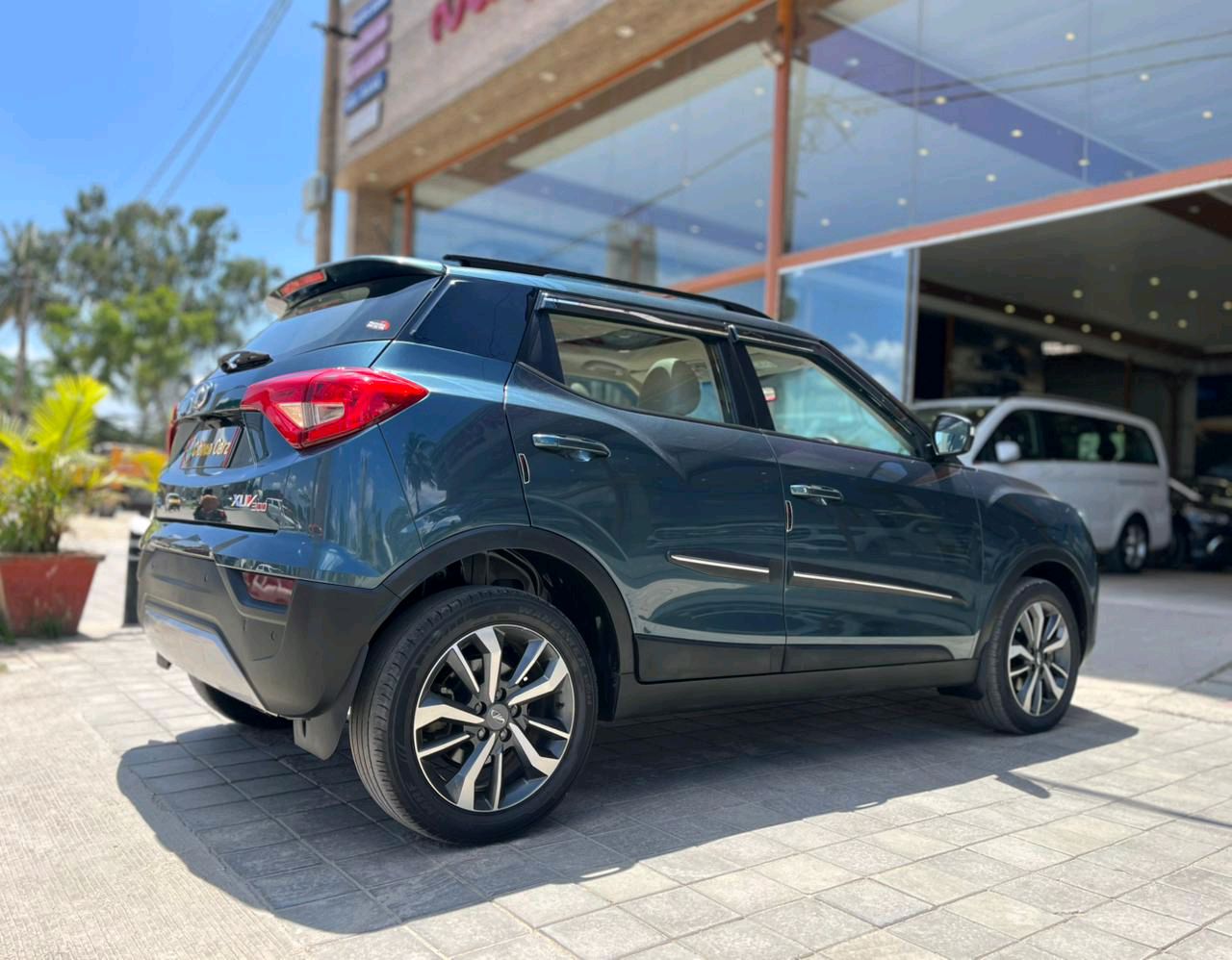 Mahindra Xuv300 photo 3