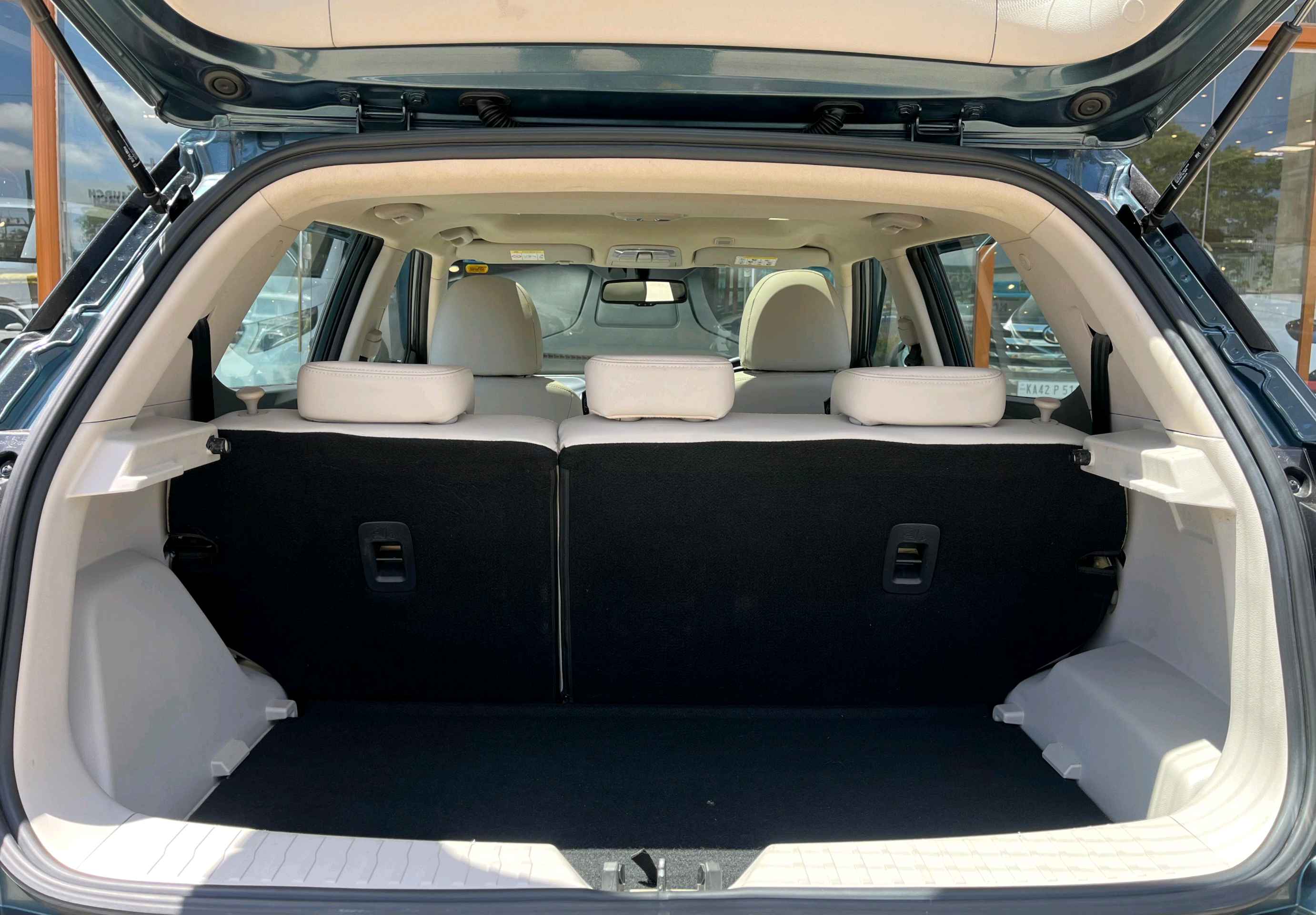 Mahindra Xuv300 photo 8