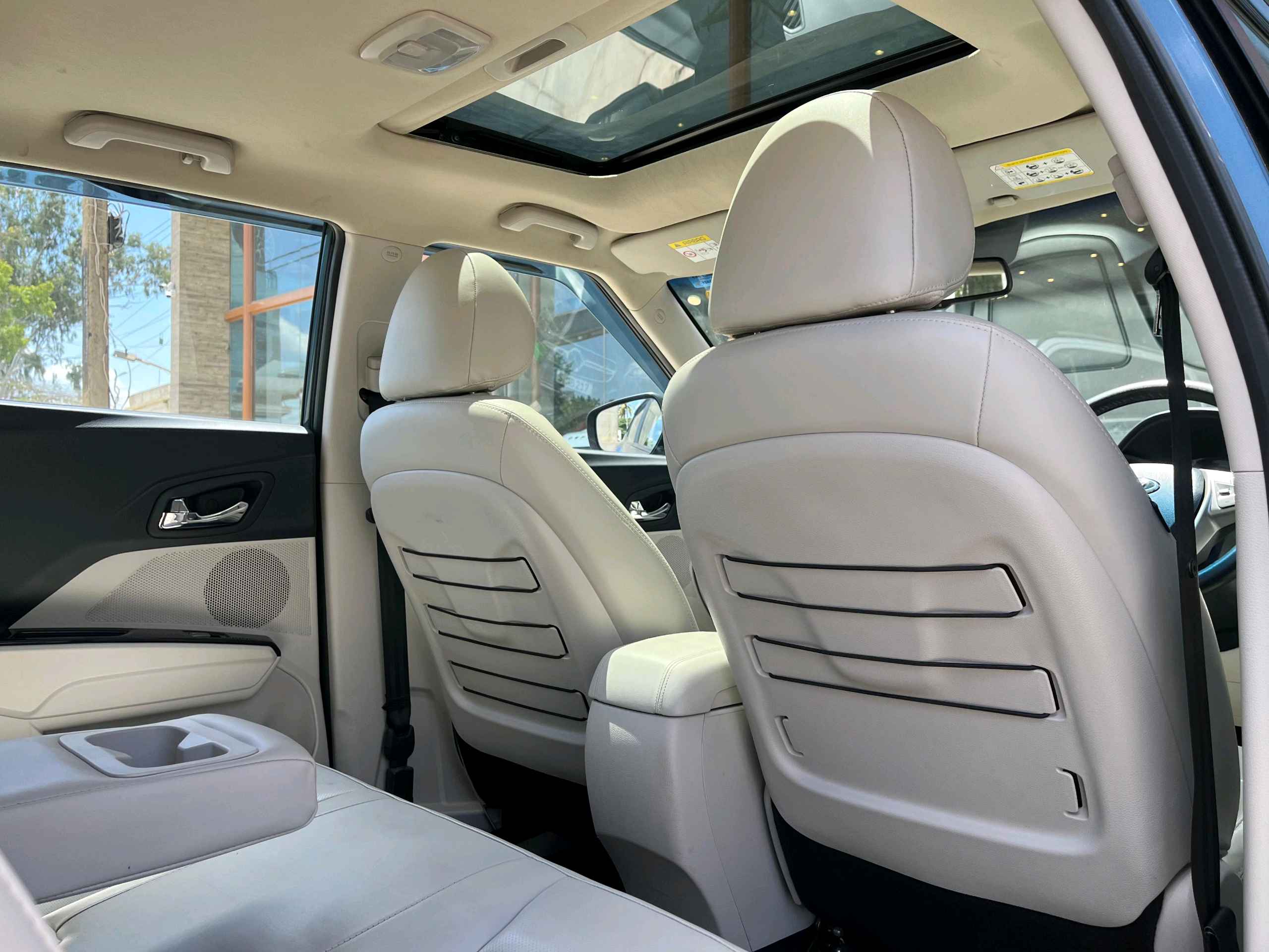 Mahindra Xuv300 photo 13
