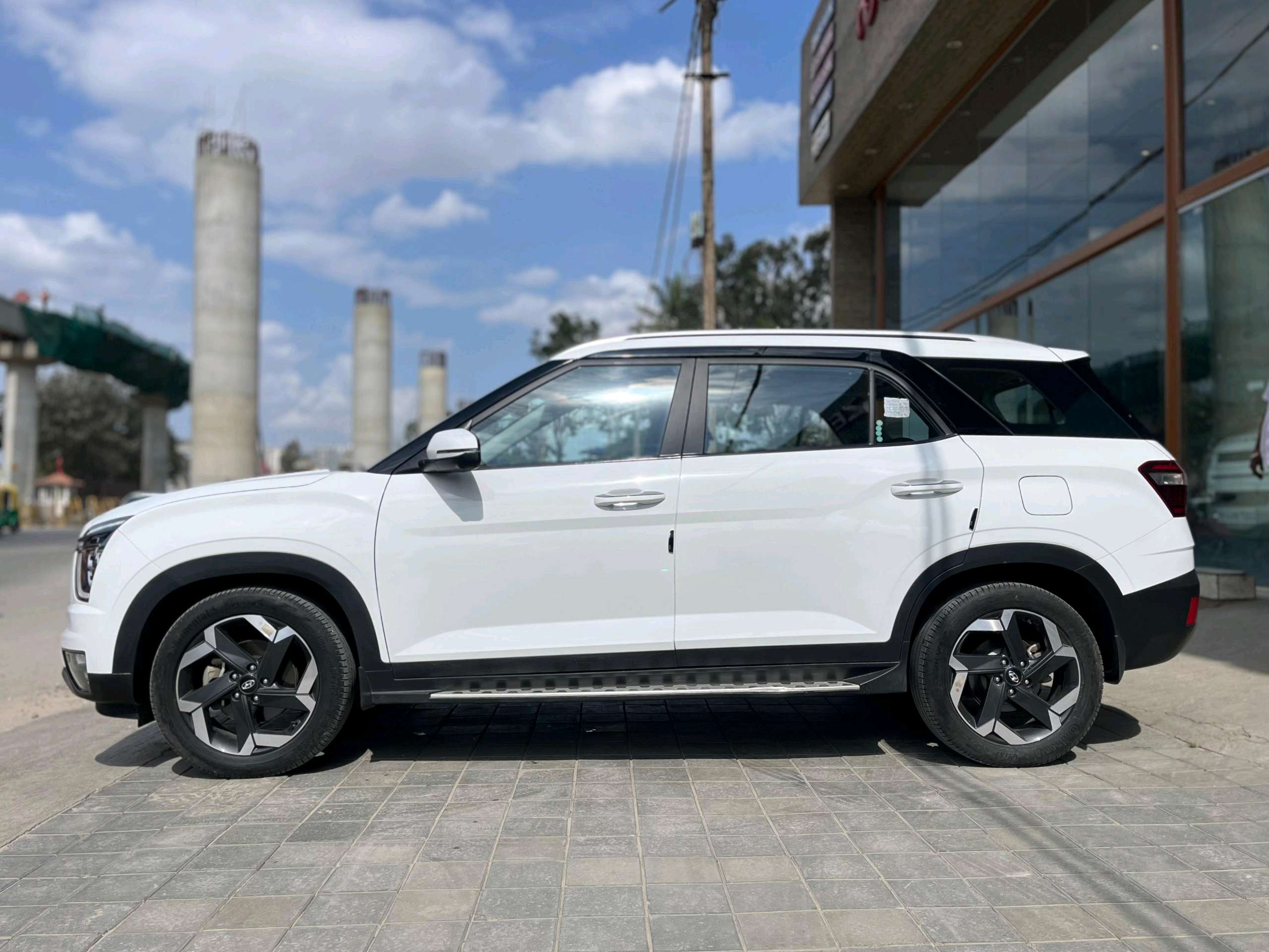 Hyundai Alcazar photo 3