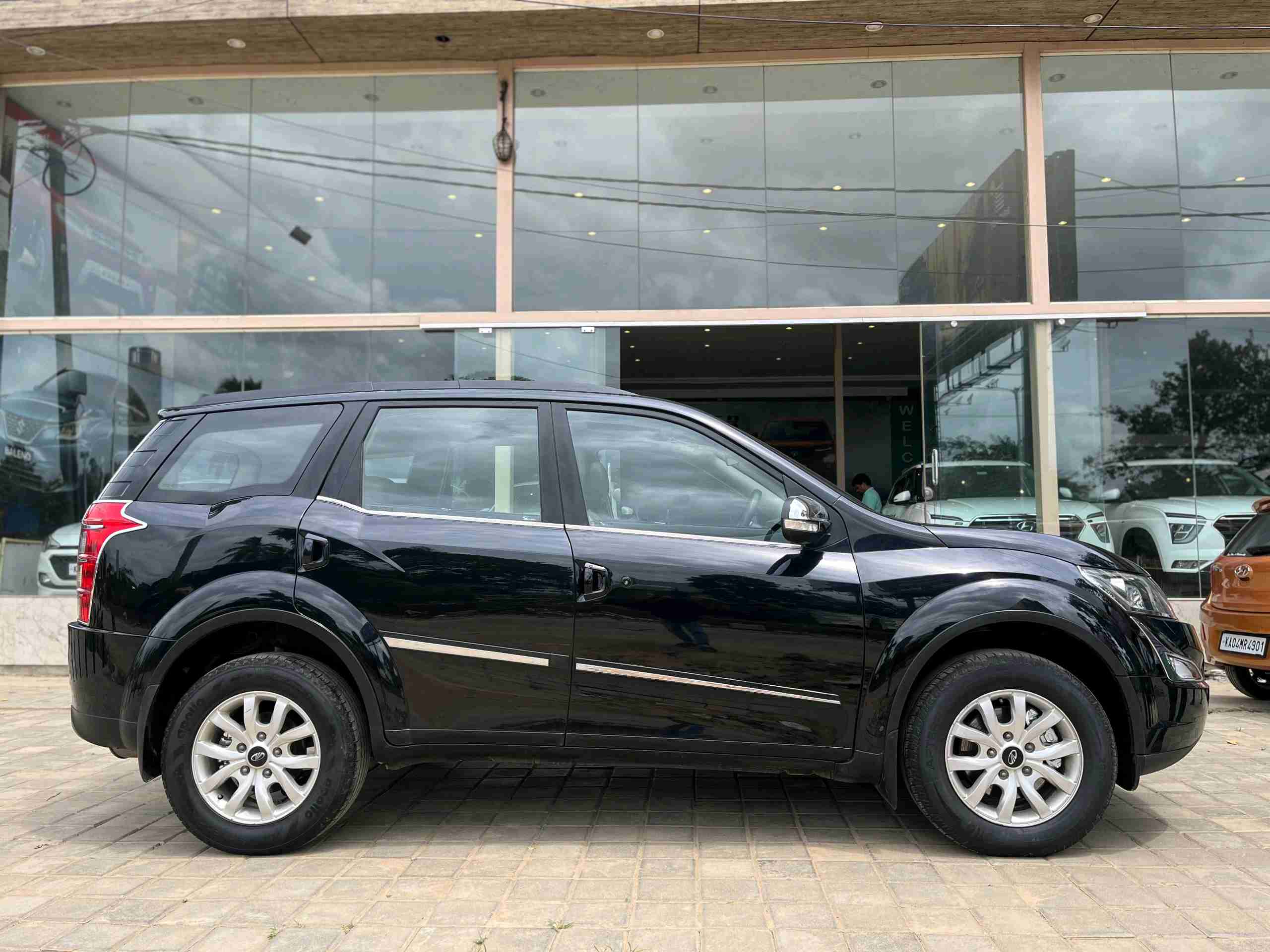 Mahindra Xuv 500 photo 4