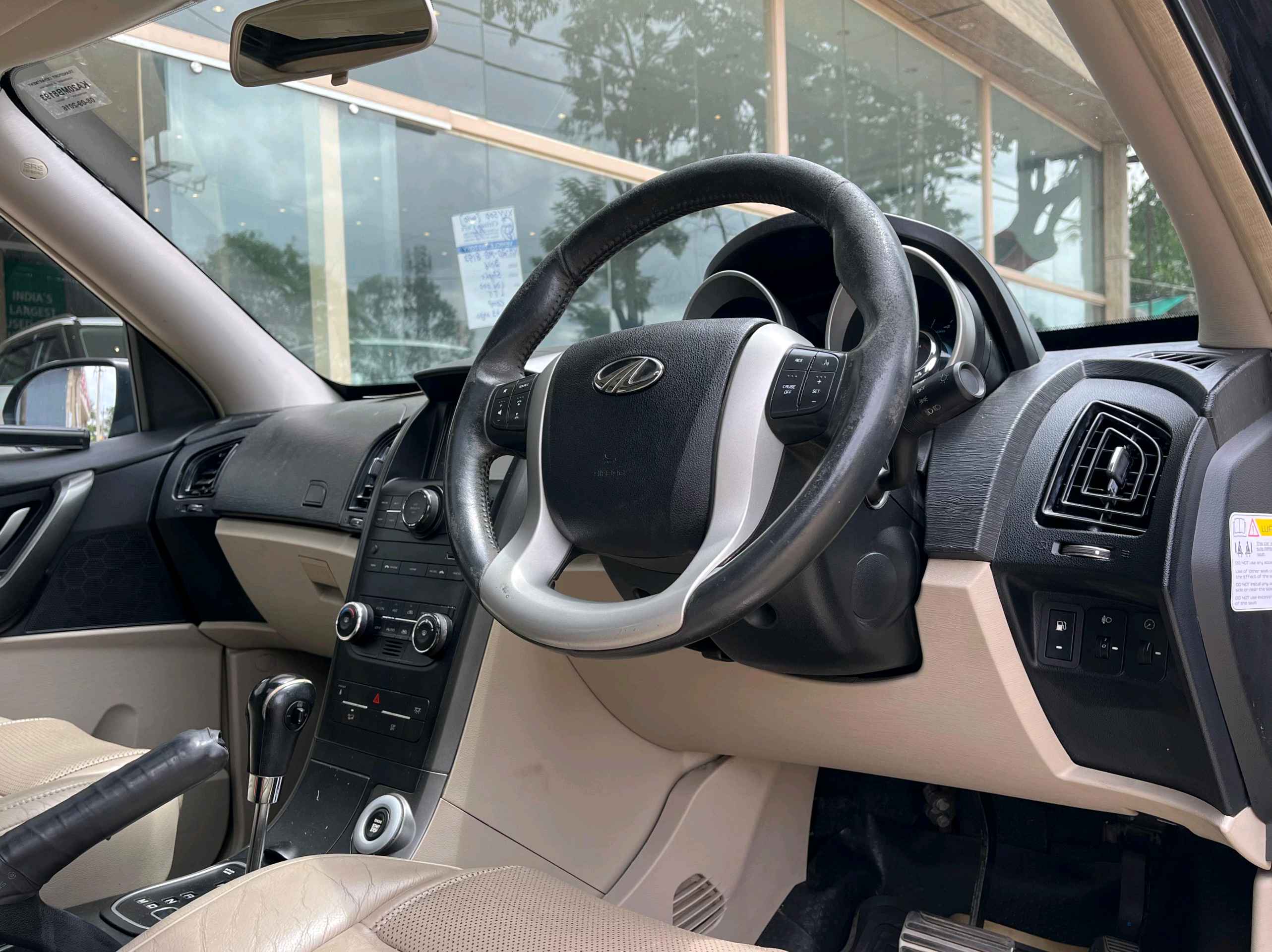 Mahindra Xuv 500 photo 8