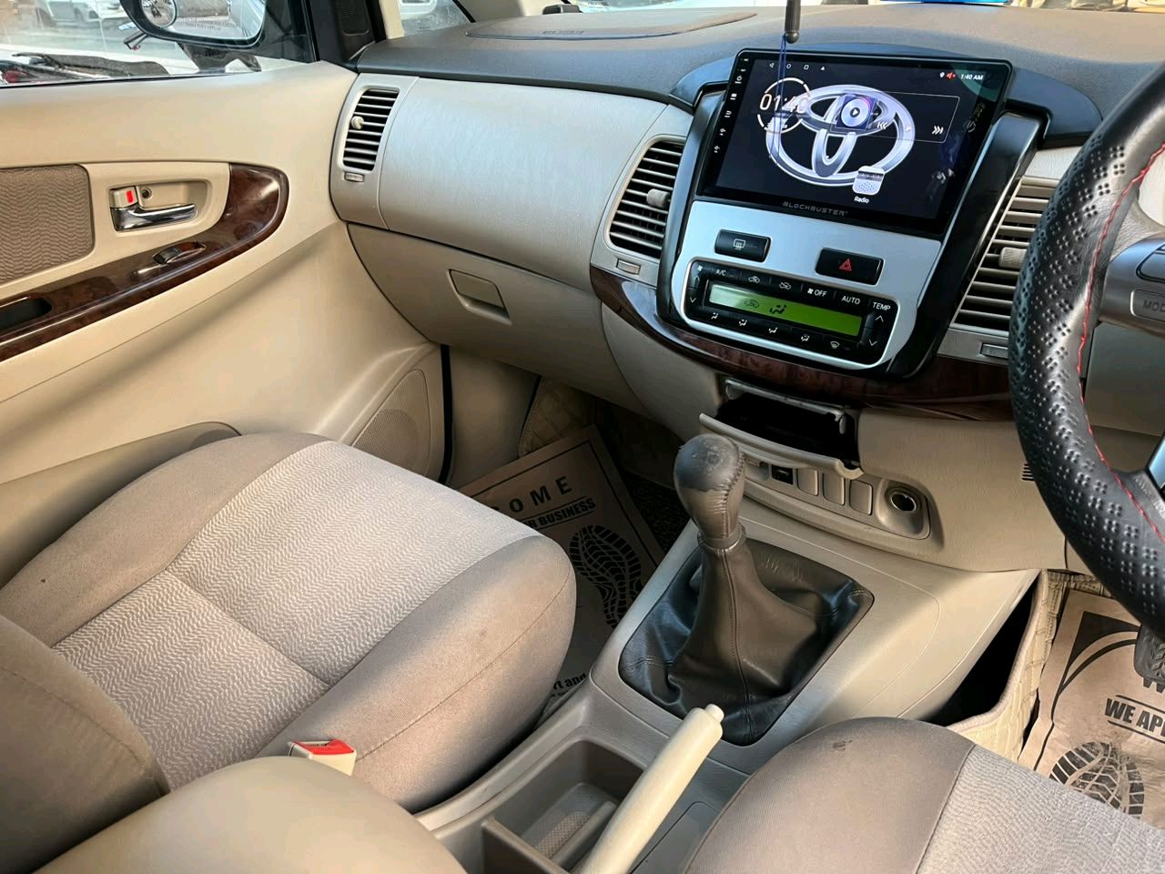 Toyota Innova photo 4