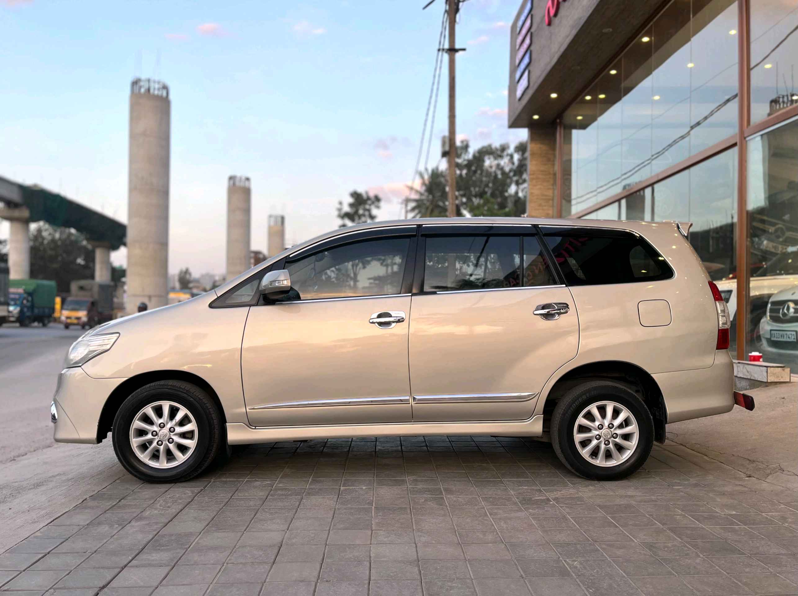 Toyota Innova photo 11