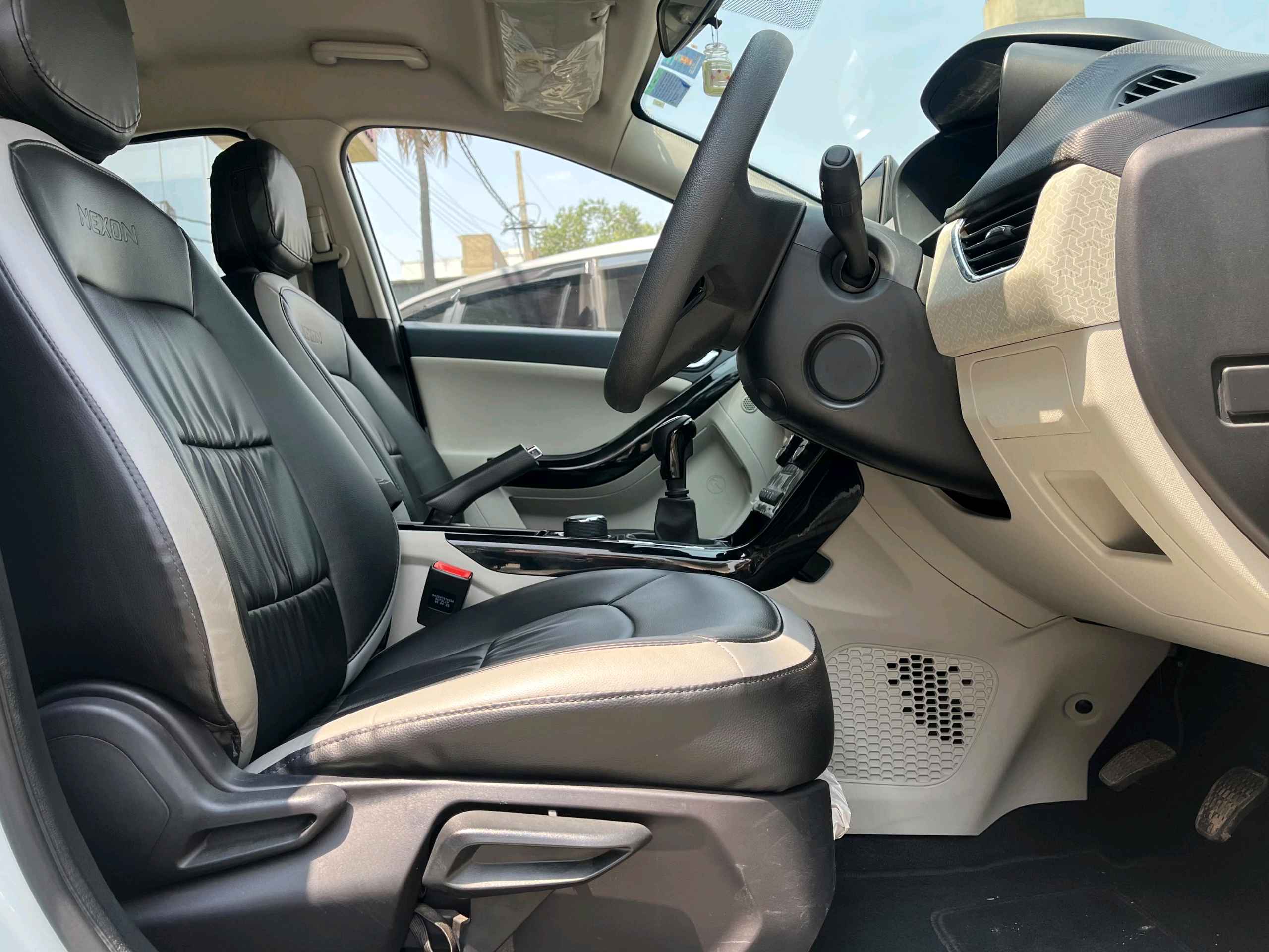 Tata Nexon photo 6