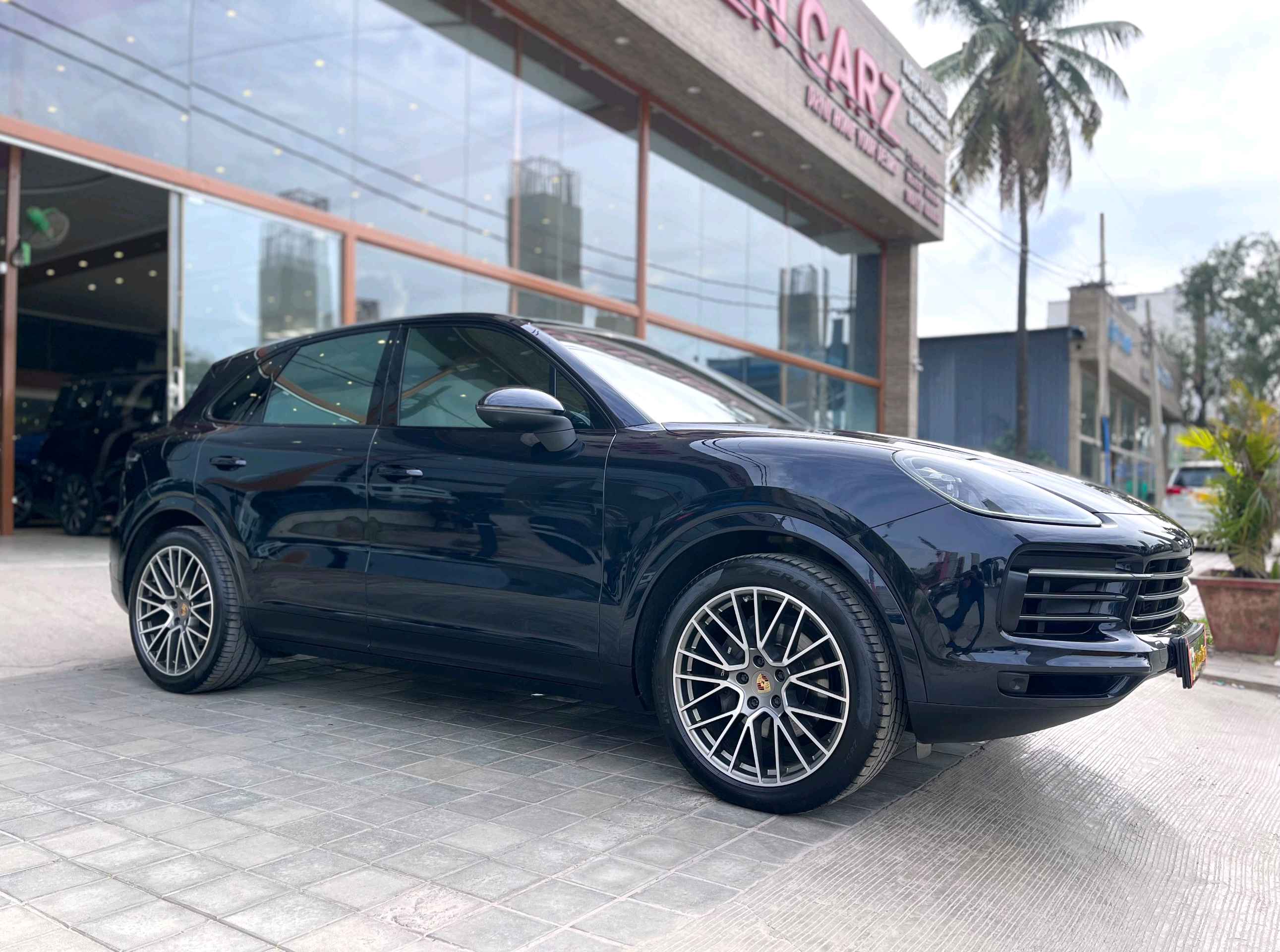 Porsche Cayenne photo 2