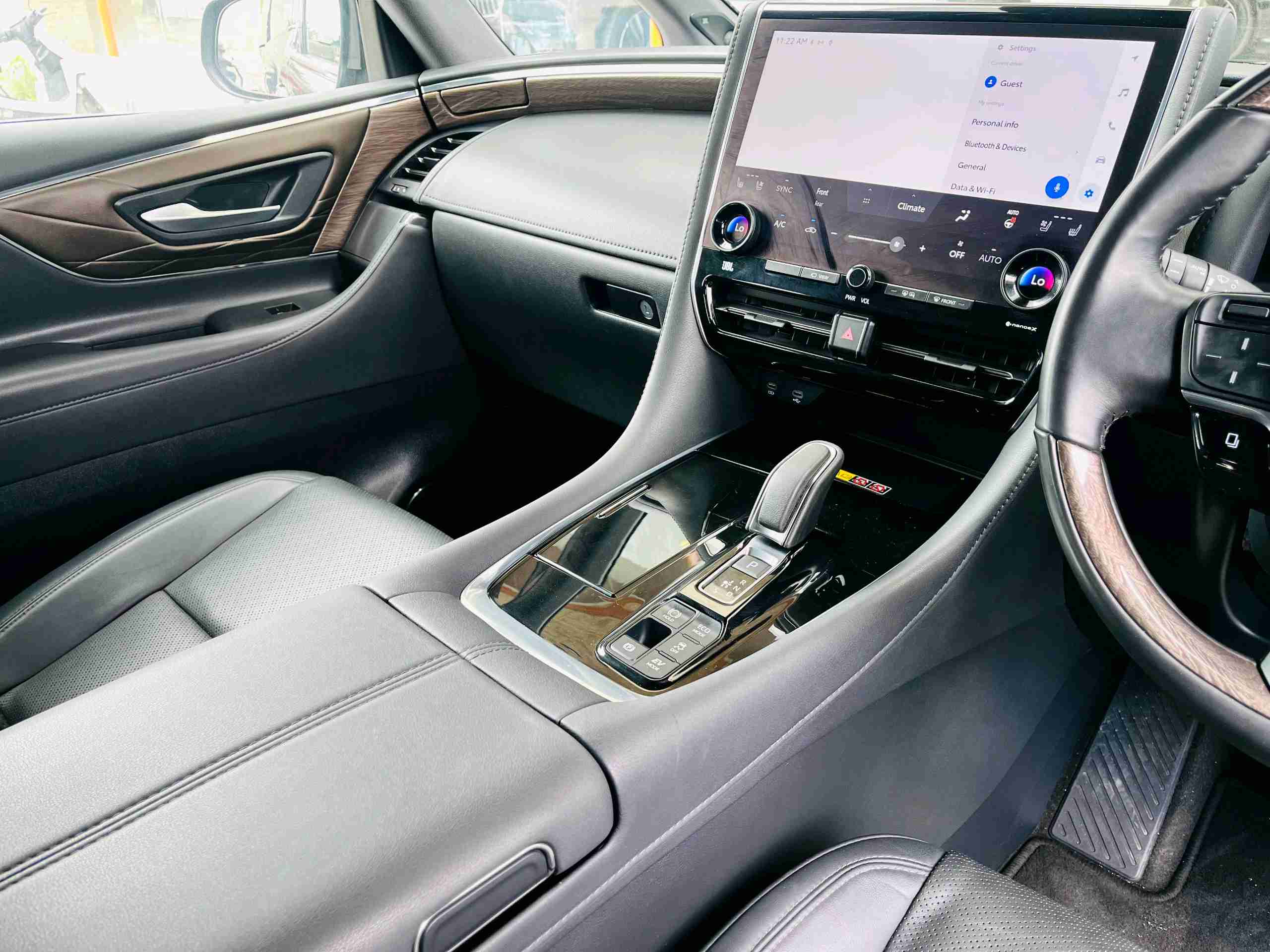 Toyota Vellfire photo 6
