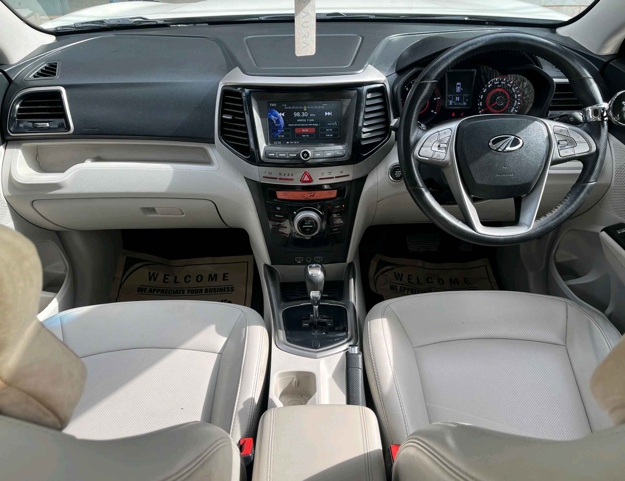 Mahindra Xuv300 photo 2