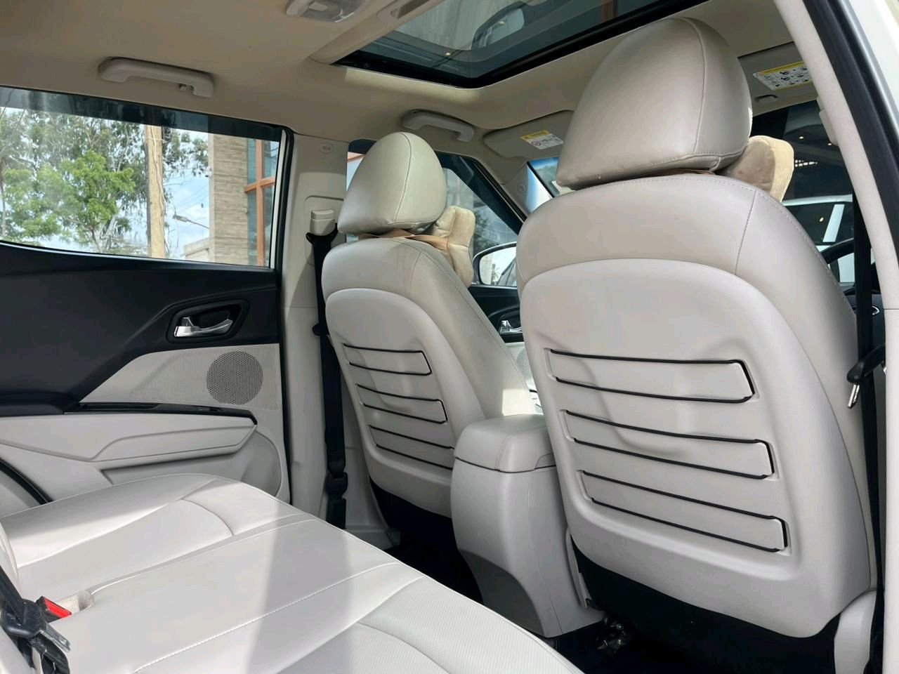 Mahindra Xuv300 photo 12