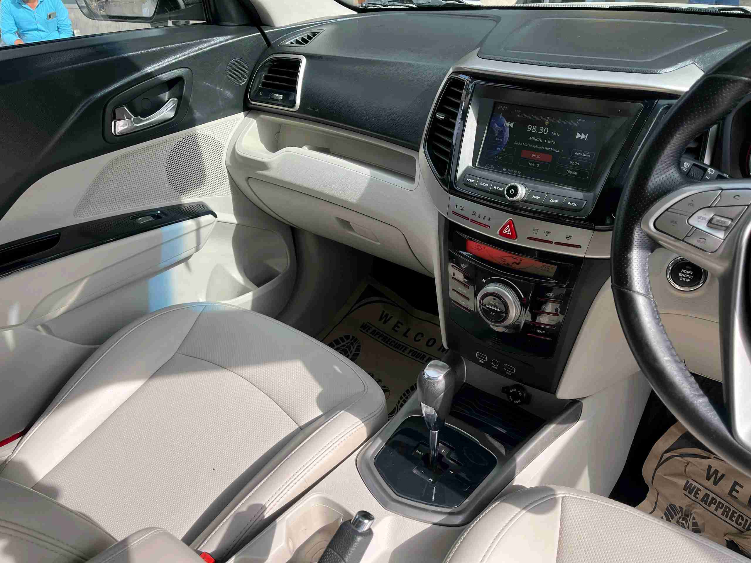 Mahindra Xuv300 photo 13