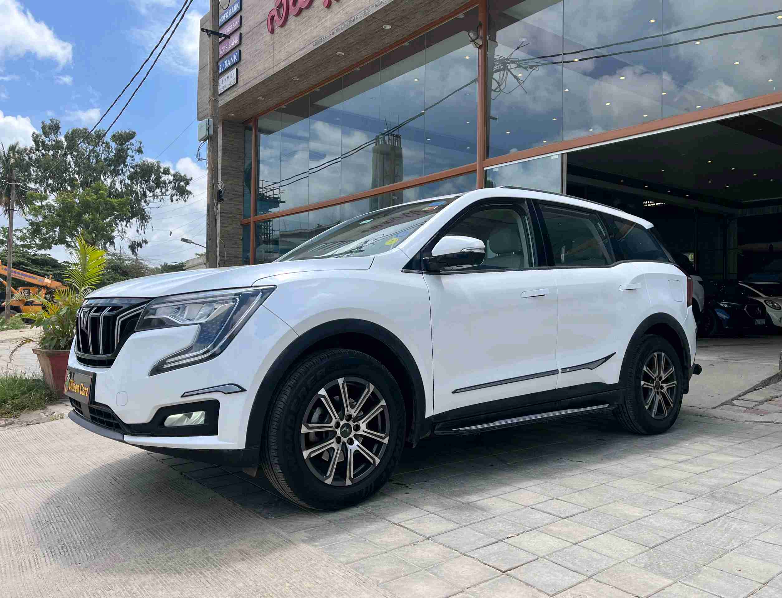 Mahindra Xuv700 photo 6