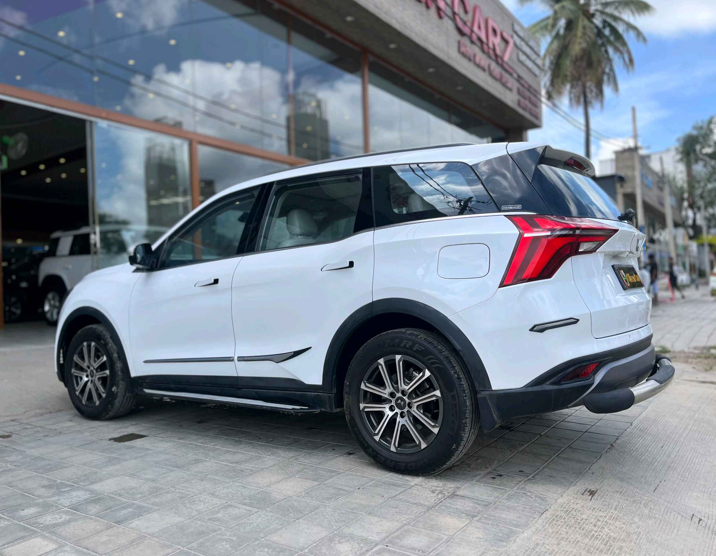 Mahindra Xuv700 photo 11