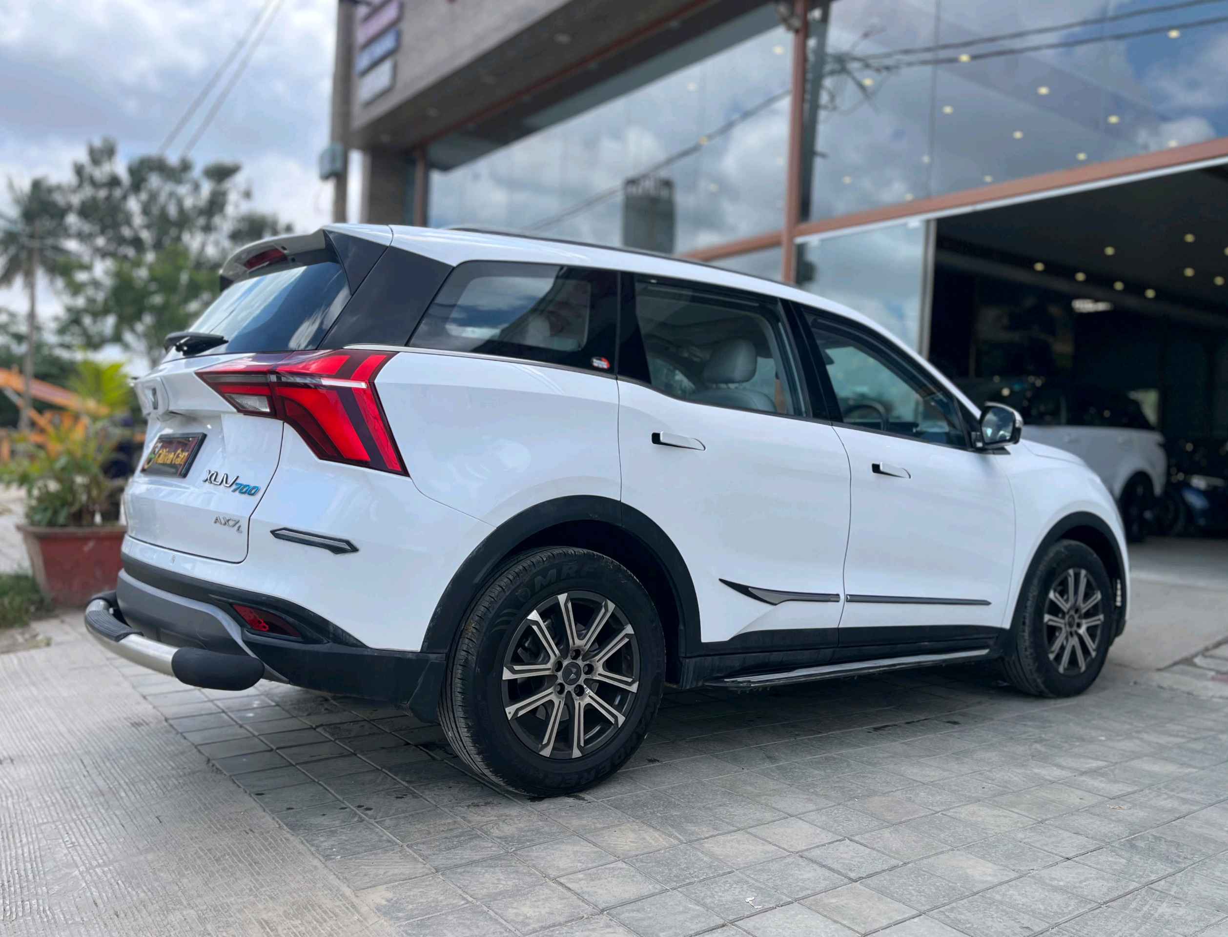Mahindra Xuv700 photo 14