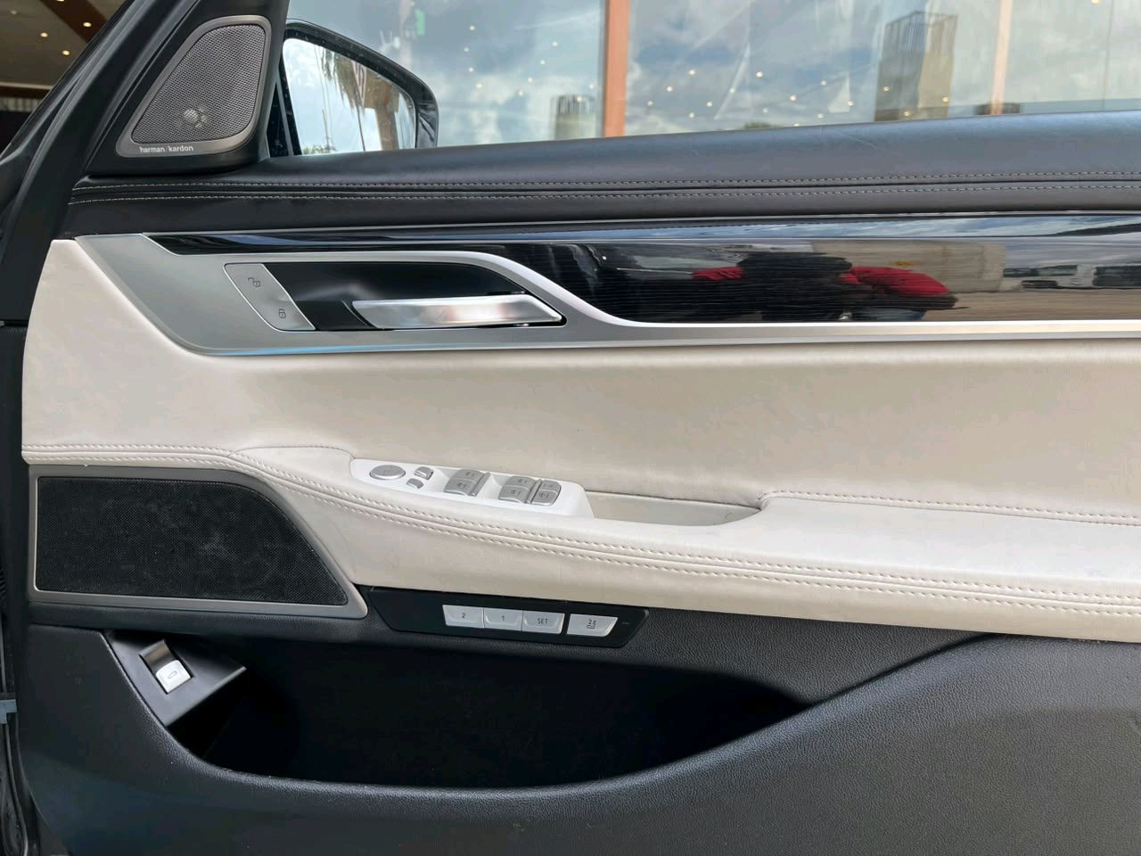 BMW 7 Series photo 6