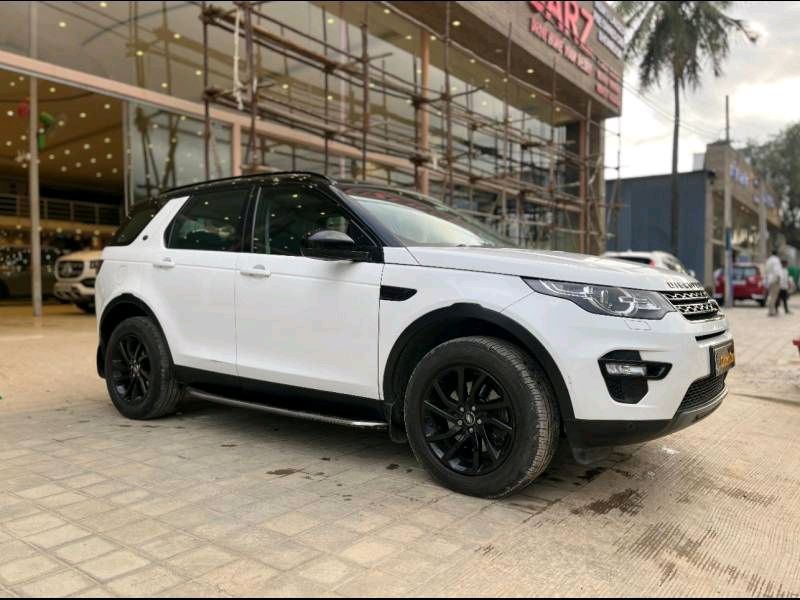 Land Rover Discovery Sport photo 2