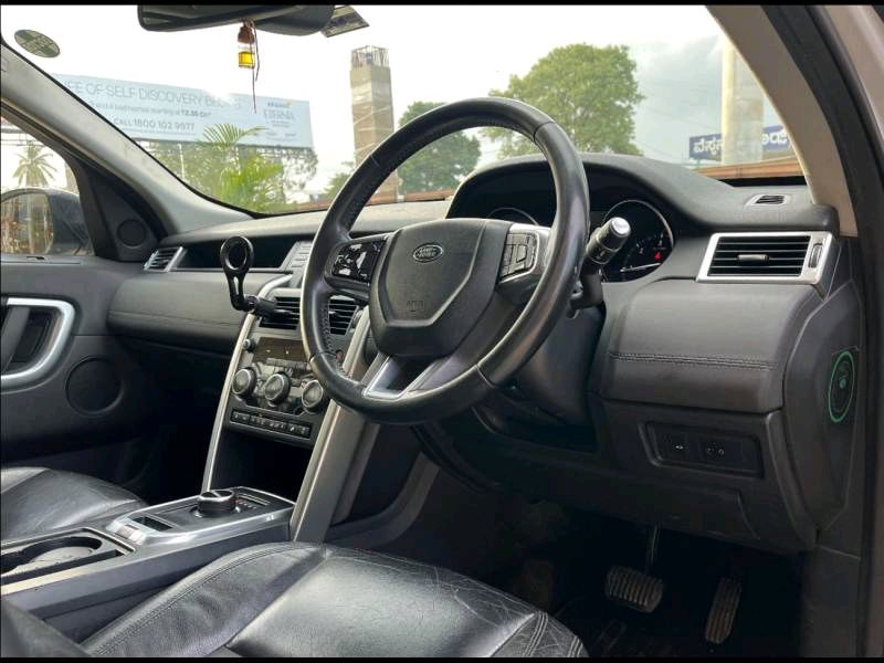 Land Rover Discovery Sport photo 7
