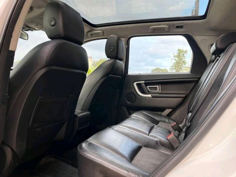 Land Rover Discovery Sport photo 9