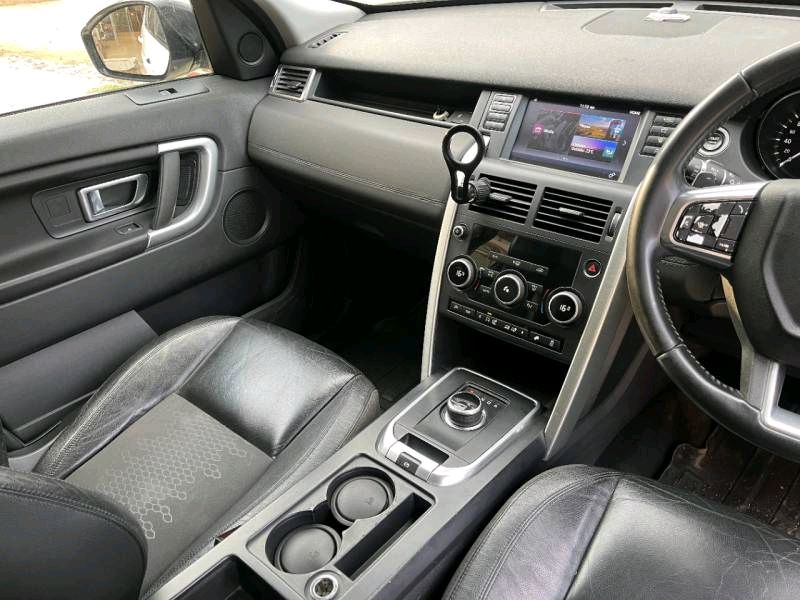 Land Rover Discovery Sport photo 10