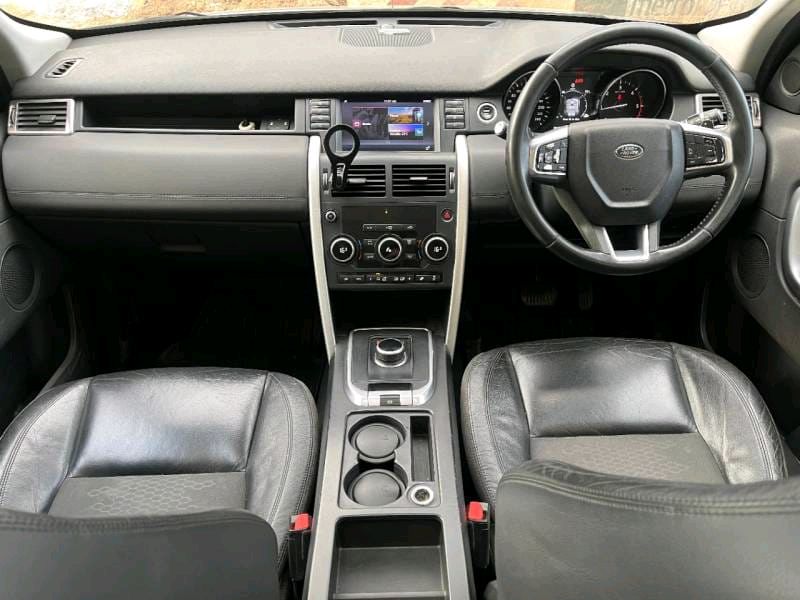 Land Rover Discovery Sport photo 12