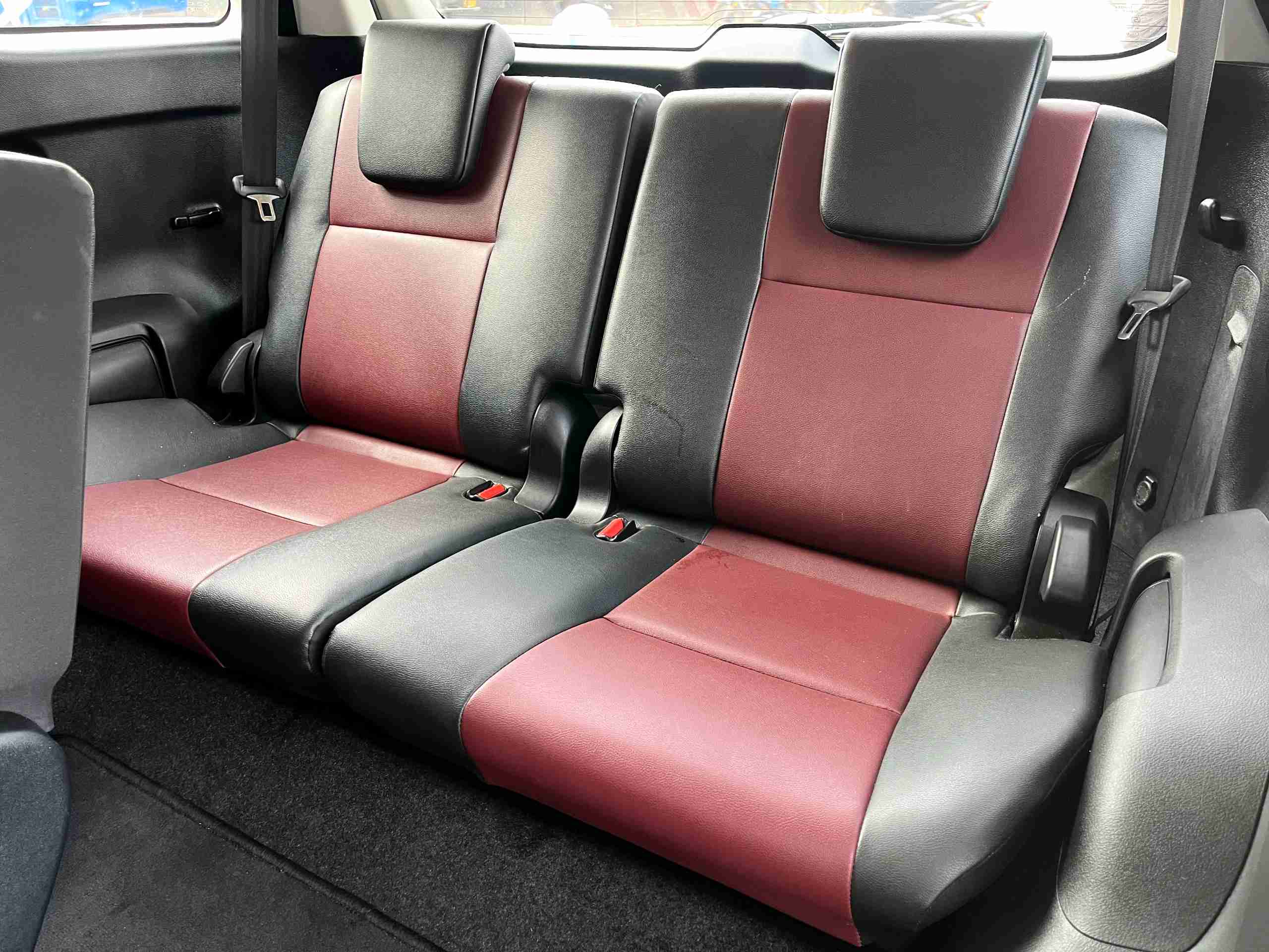 Toyota Fortuner Legender photo 9
