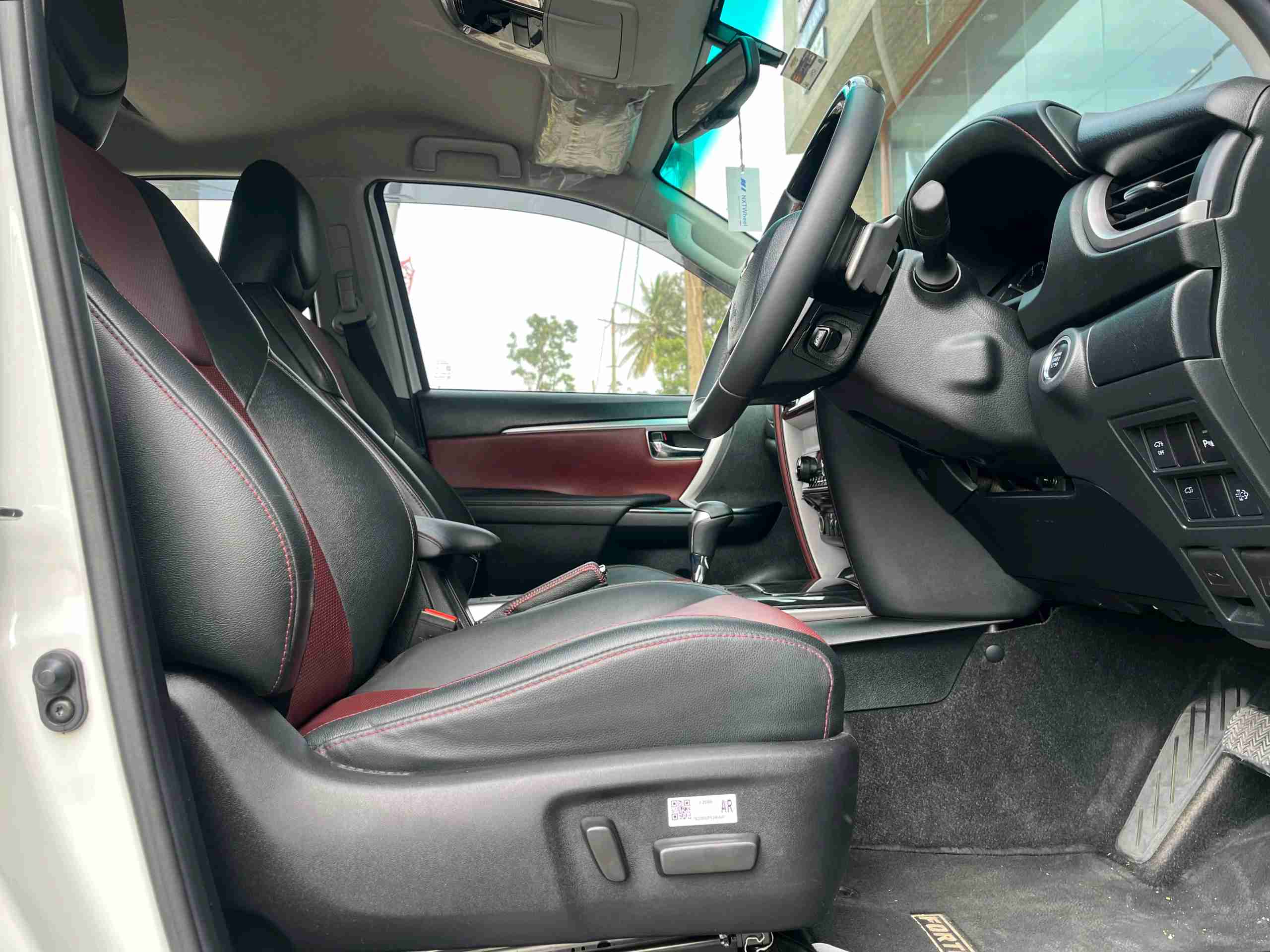 Toyota Fortuner Legender photo 15