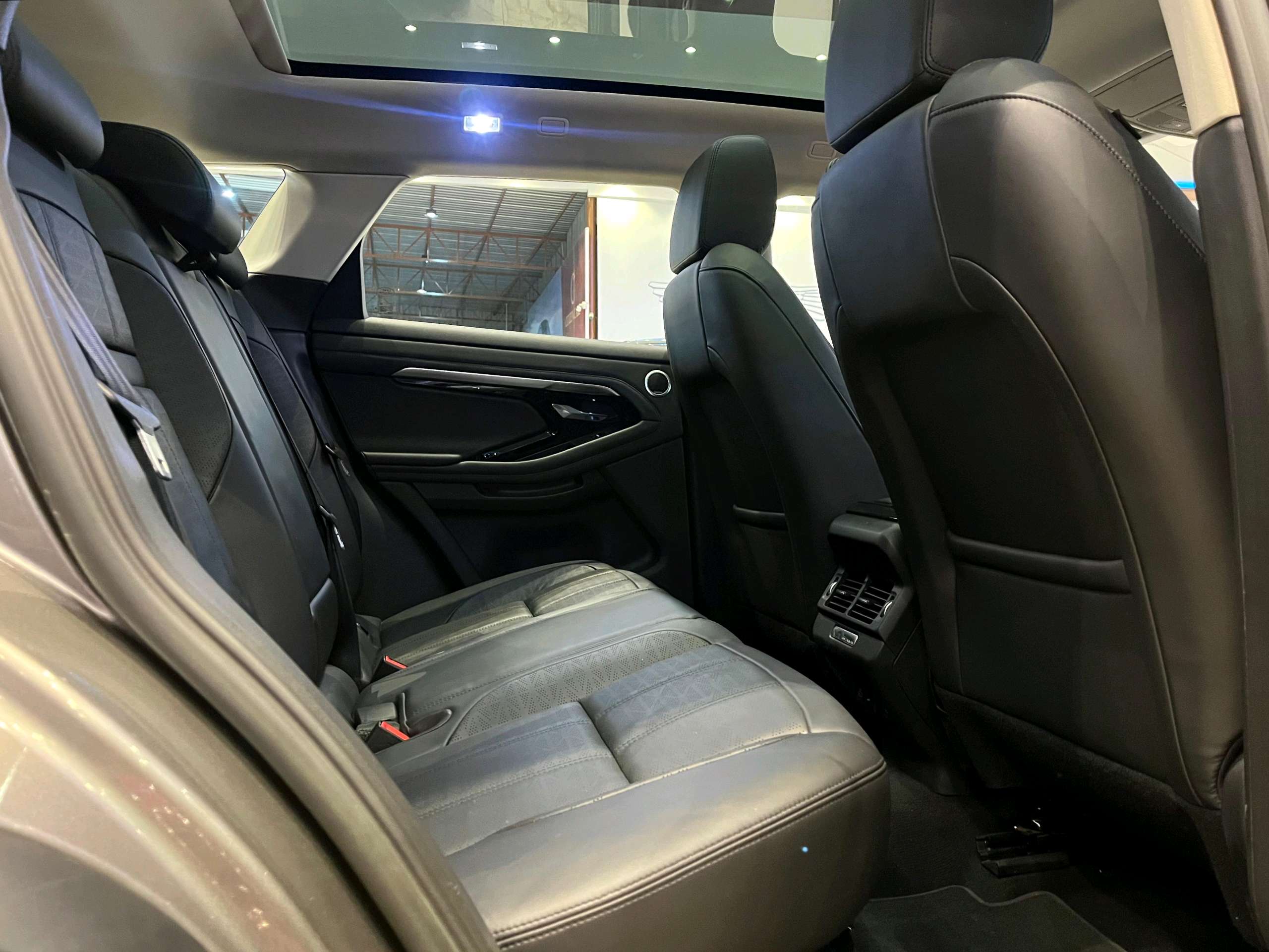 Land Rover Range Rover Evoque photo 4